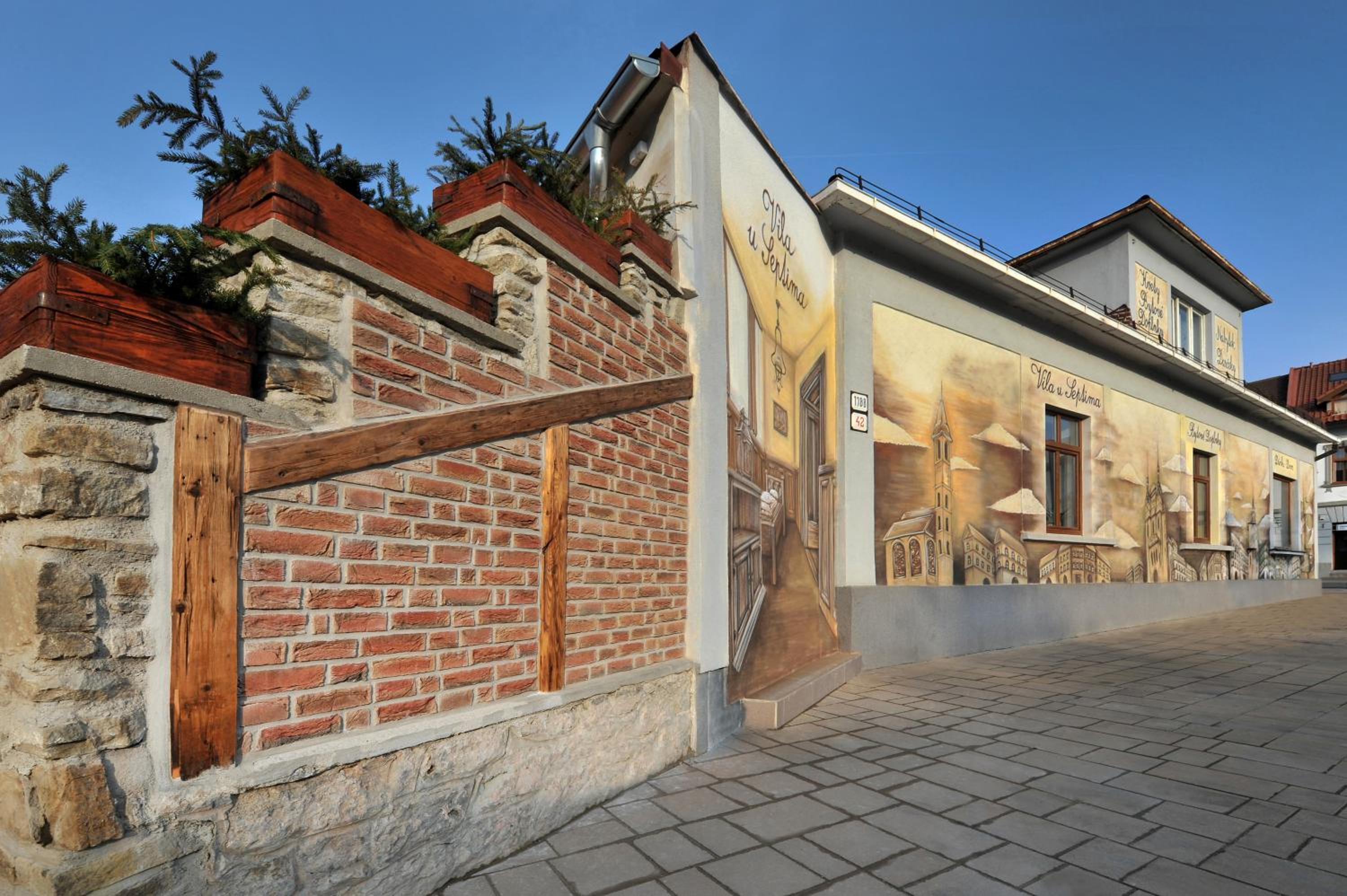 Photo 18