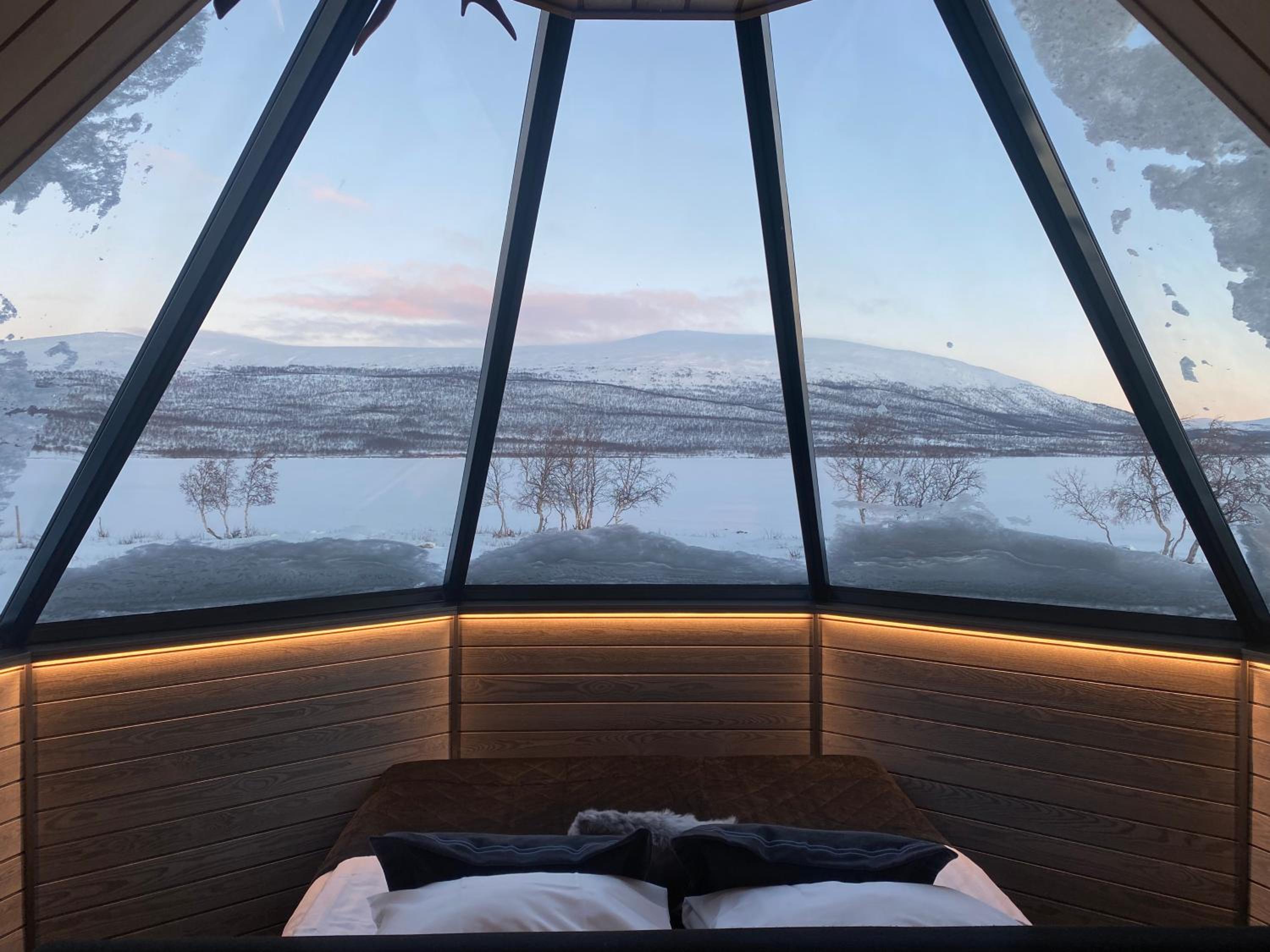 Arctic Land Adventure Glass Igloos