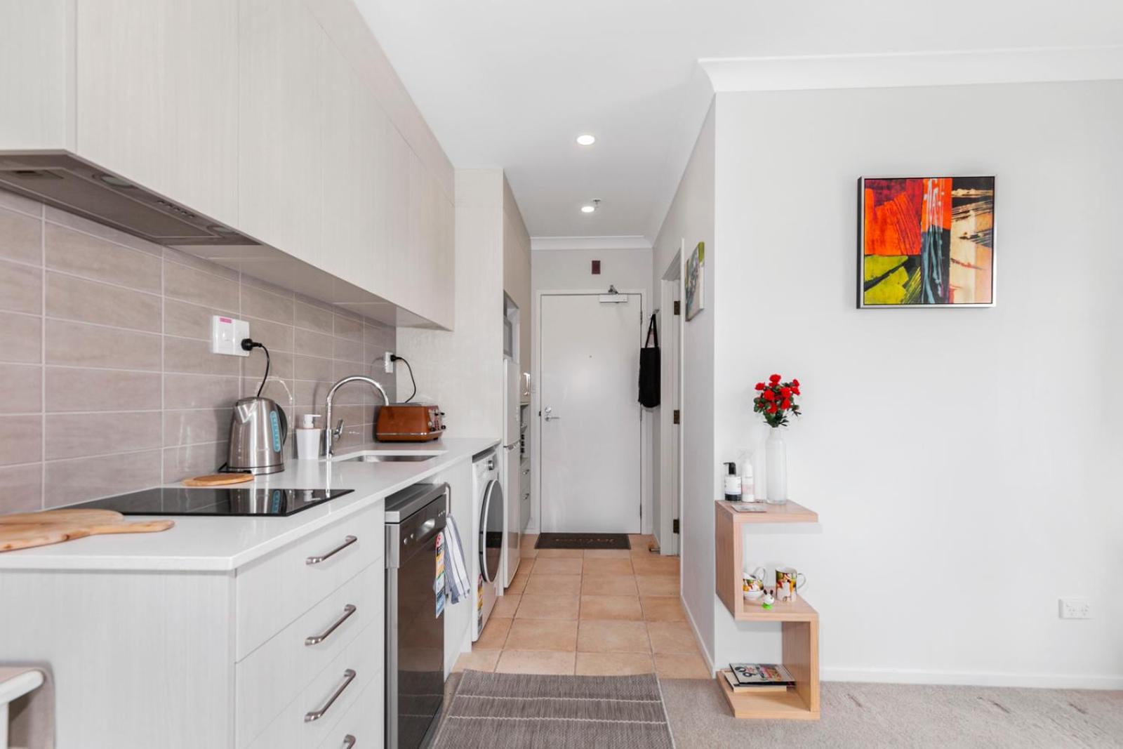 Harbourside Haven - Whangaparāoa Studio Apartment view 2