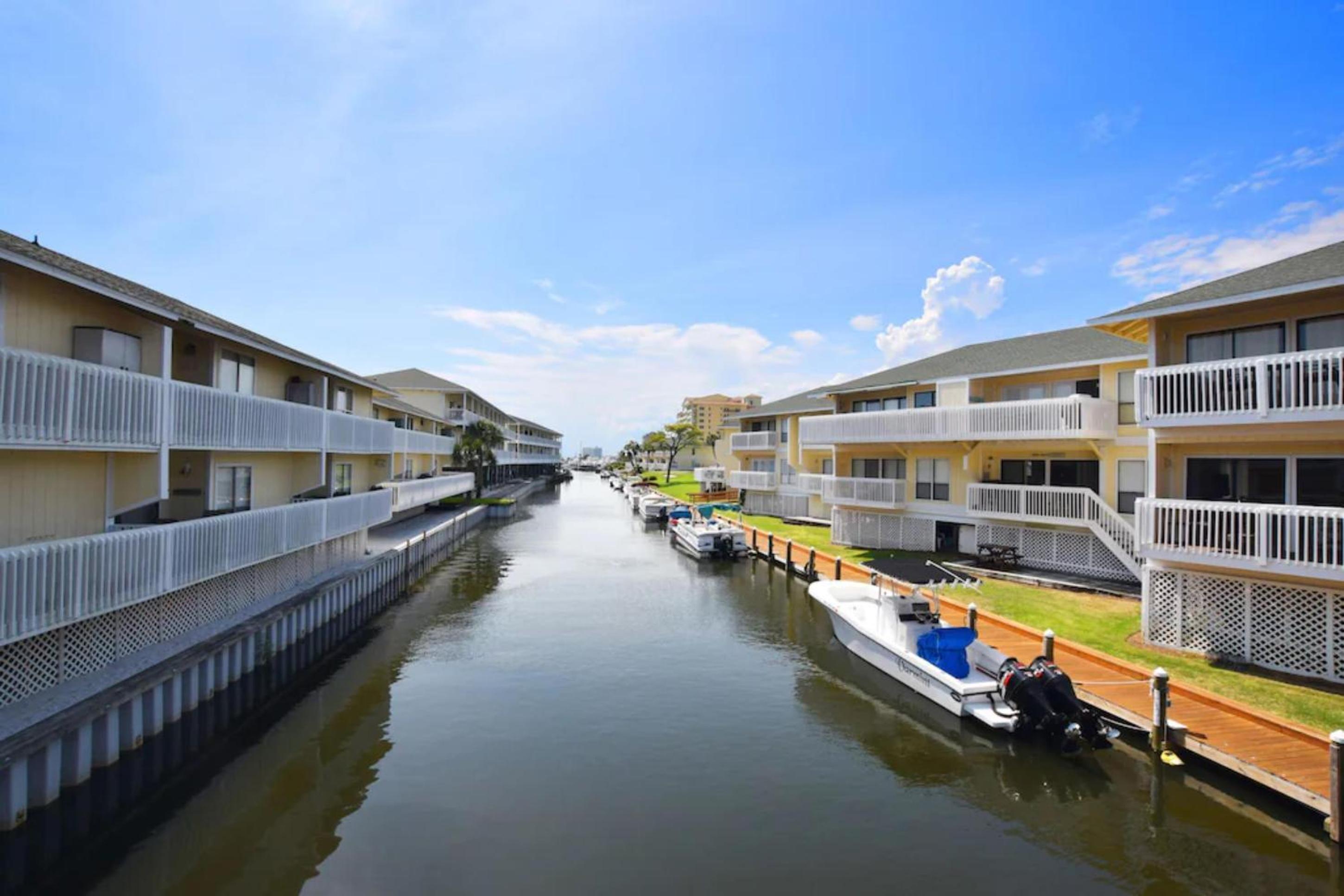 Hotel Sandpiper Cove By Panhandle Getaways