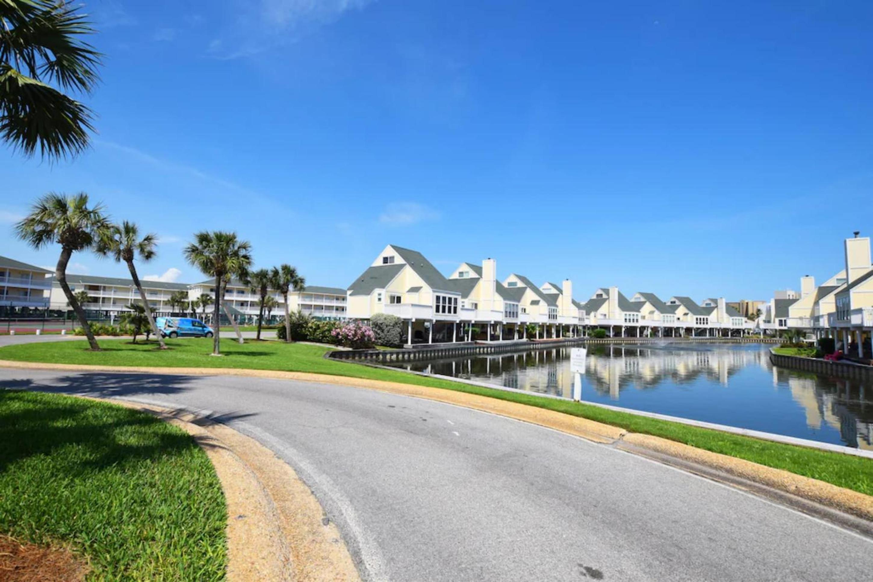 Sandpiper Cove by Panhandle Getaways