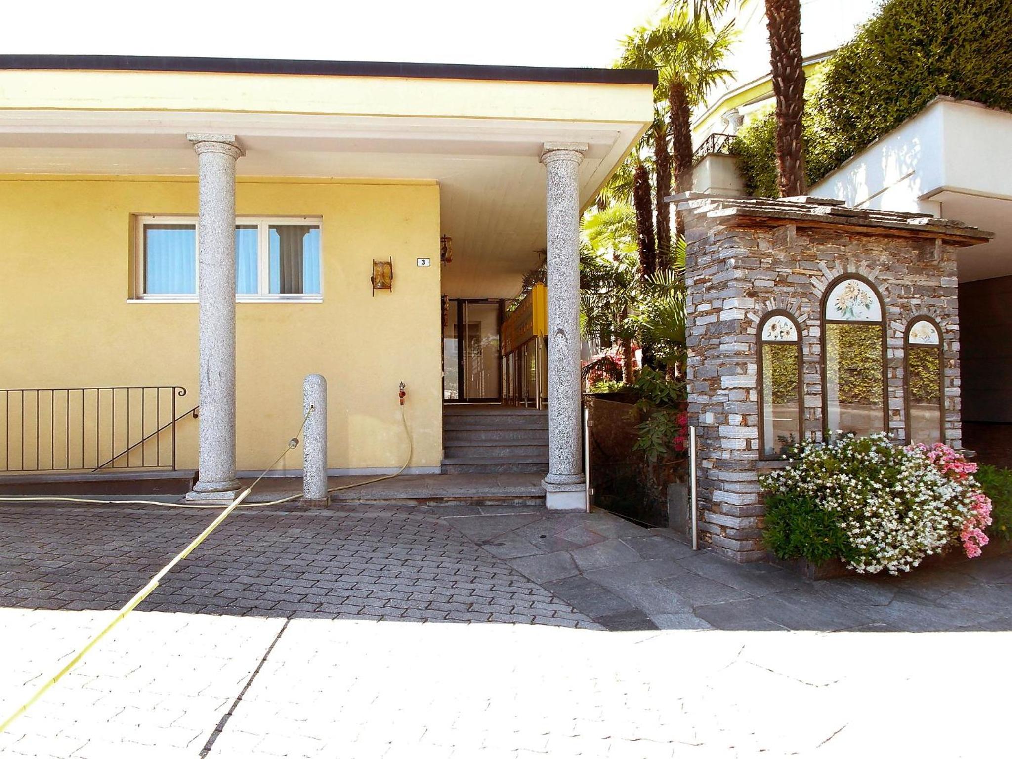 Photo 6