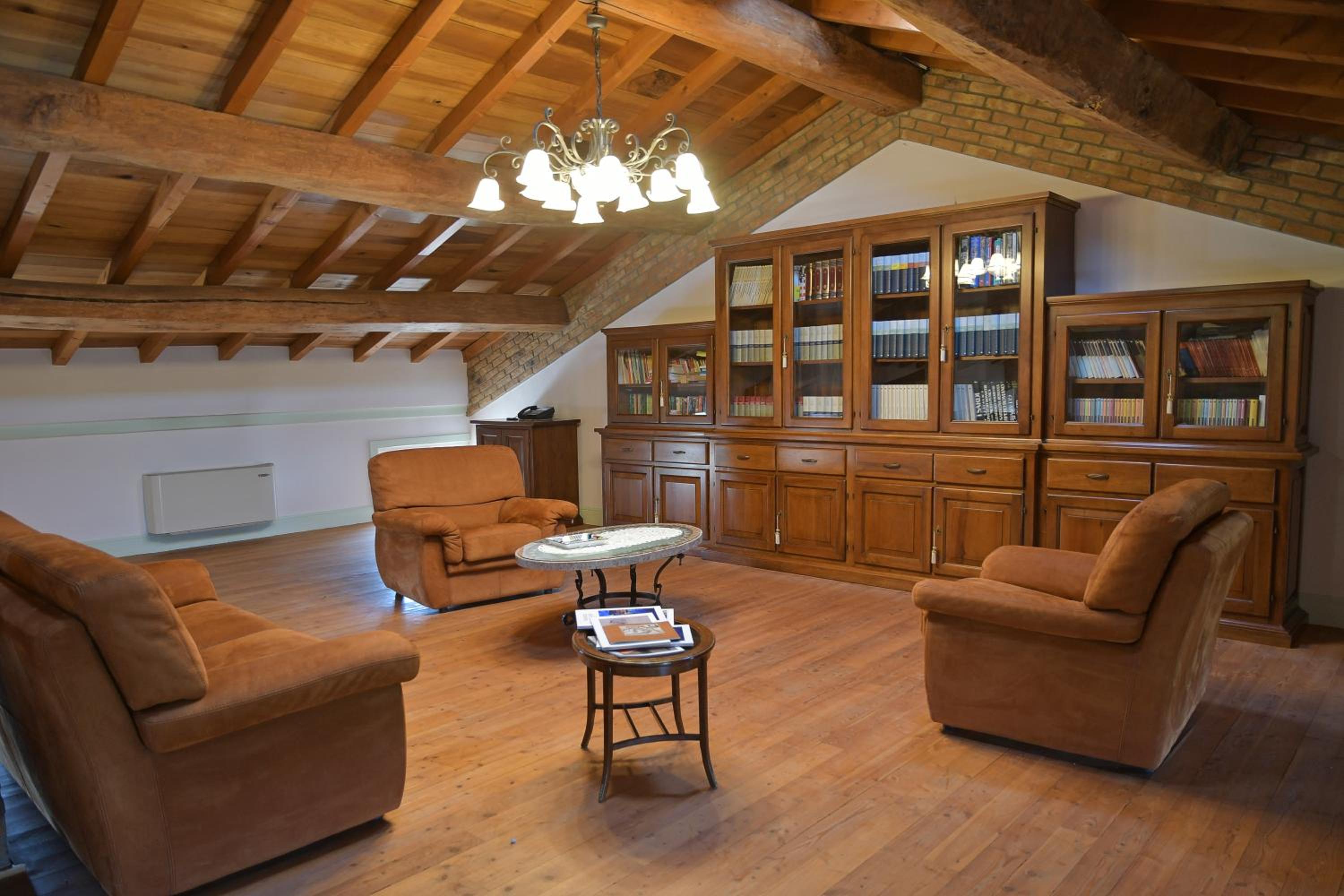 Photo 8
