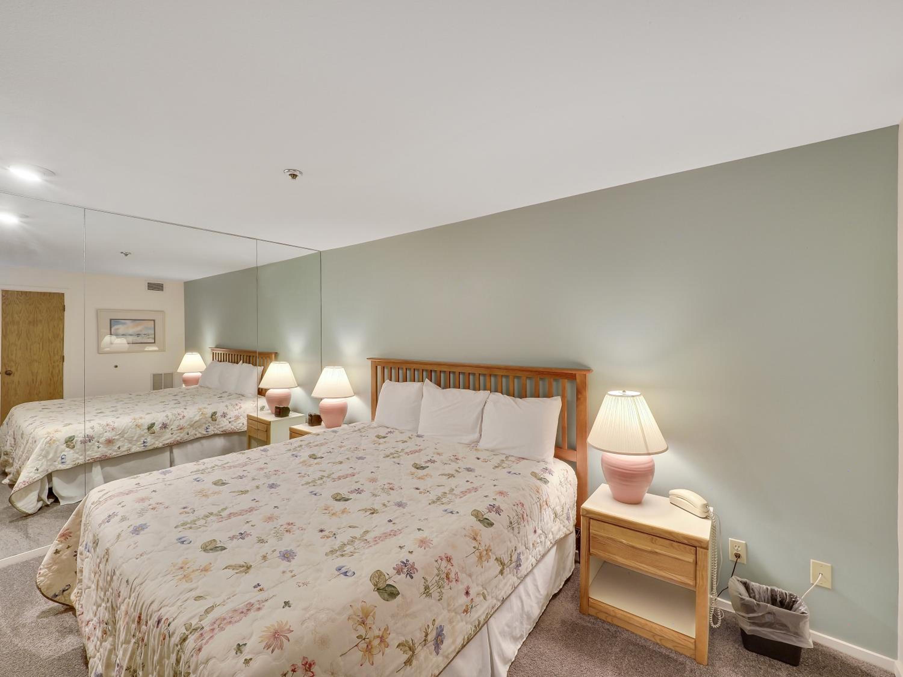 111 Edgewater Inn view 5