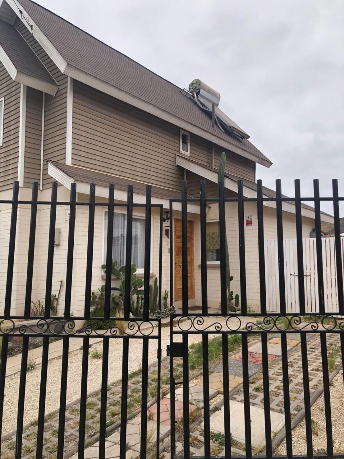 Comoda y amplia casa en sector residencial