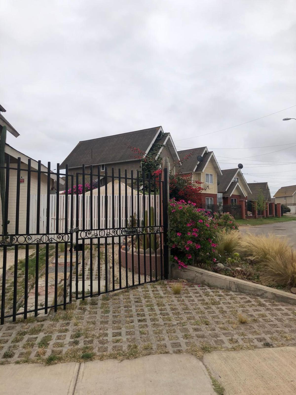 Comoda y amplia casa en sector residencial