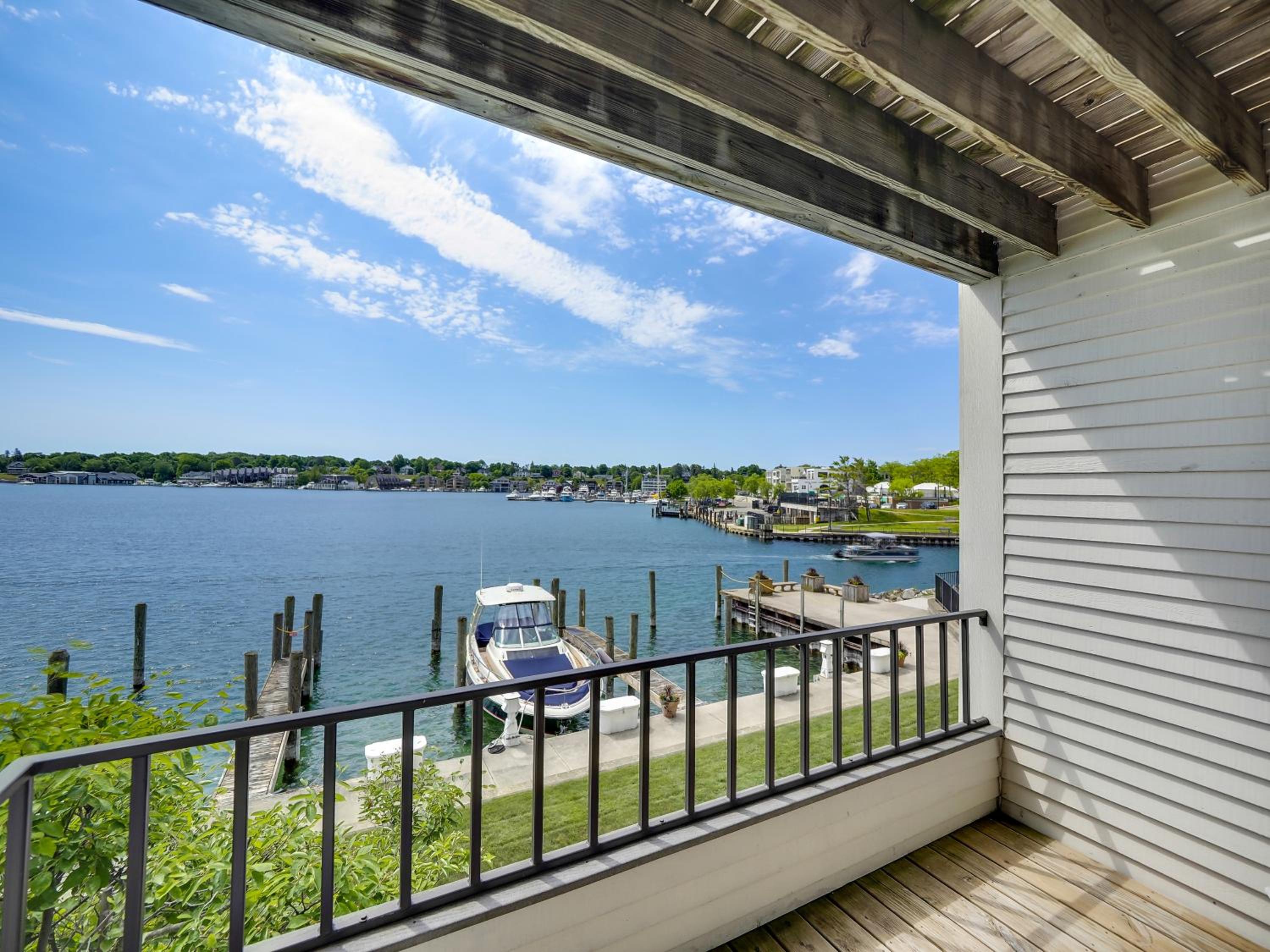 227 Edgewater Inn view 3