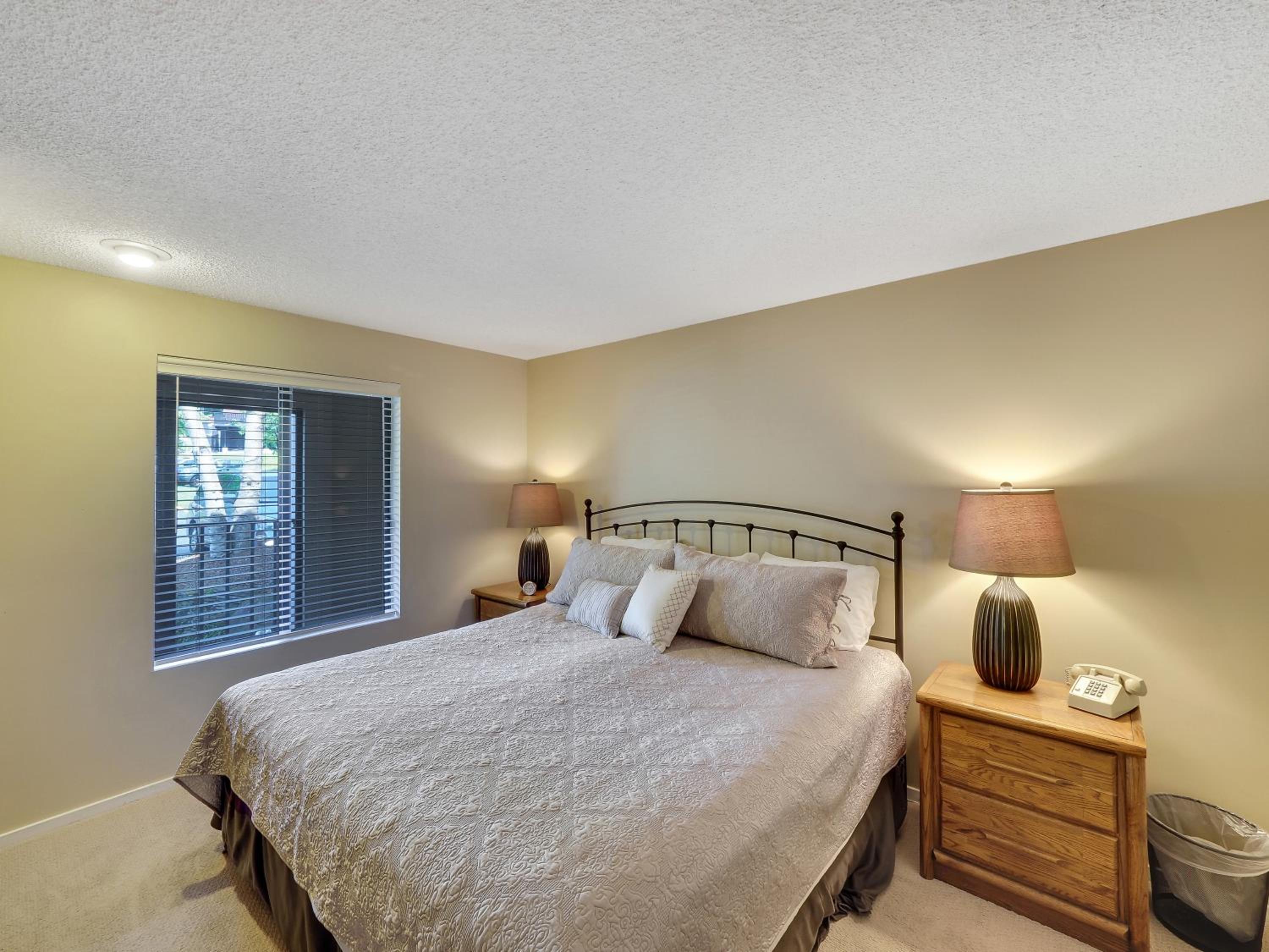 228 Edgewater Inn view 2