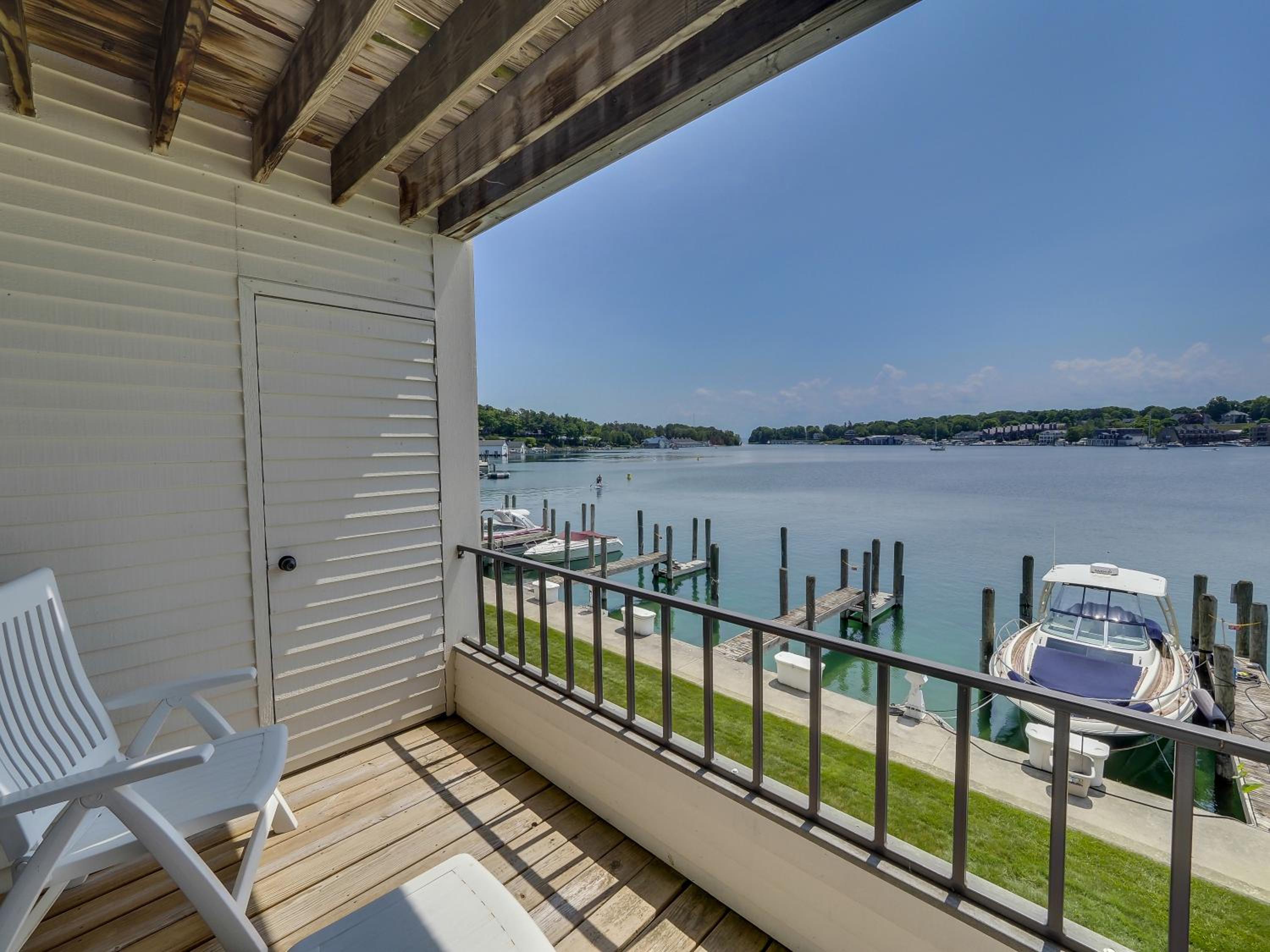 228 Edgewater Inn view 5