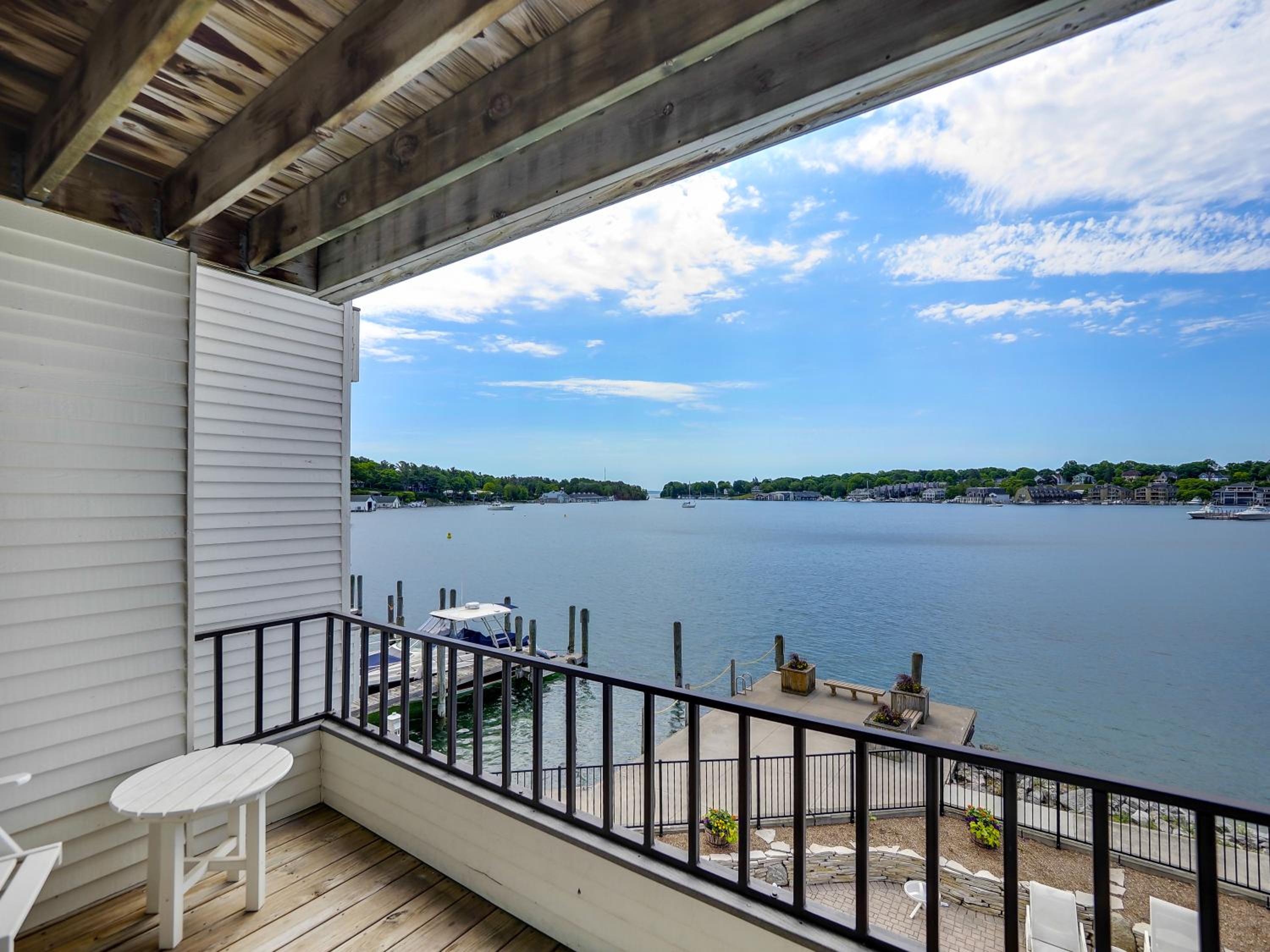 232 Edgewater Inn view 2