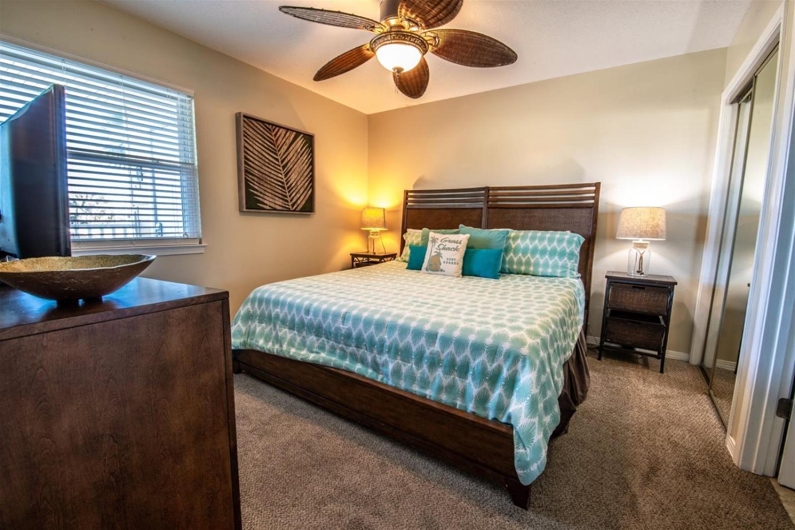9 G, Two Bedroom Condo view 3