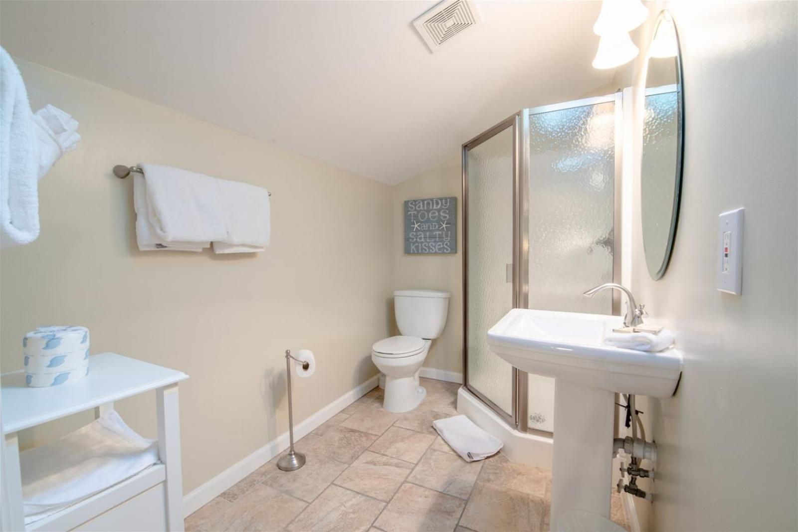 9 G, Two Bedroom Condo view 5