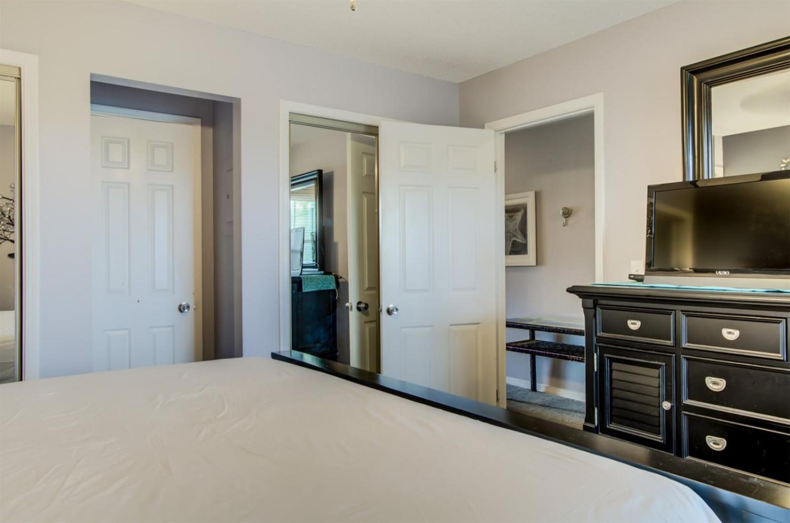 Seacove 7E 2 Bedroom Condo view 5