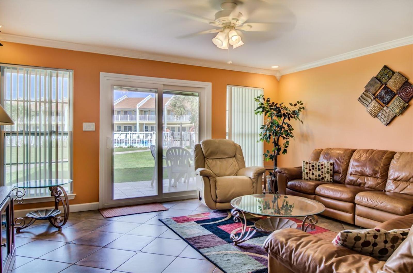 4 A, Three Bedroom Townhome view 5