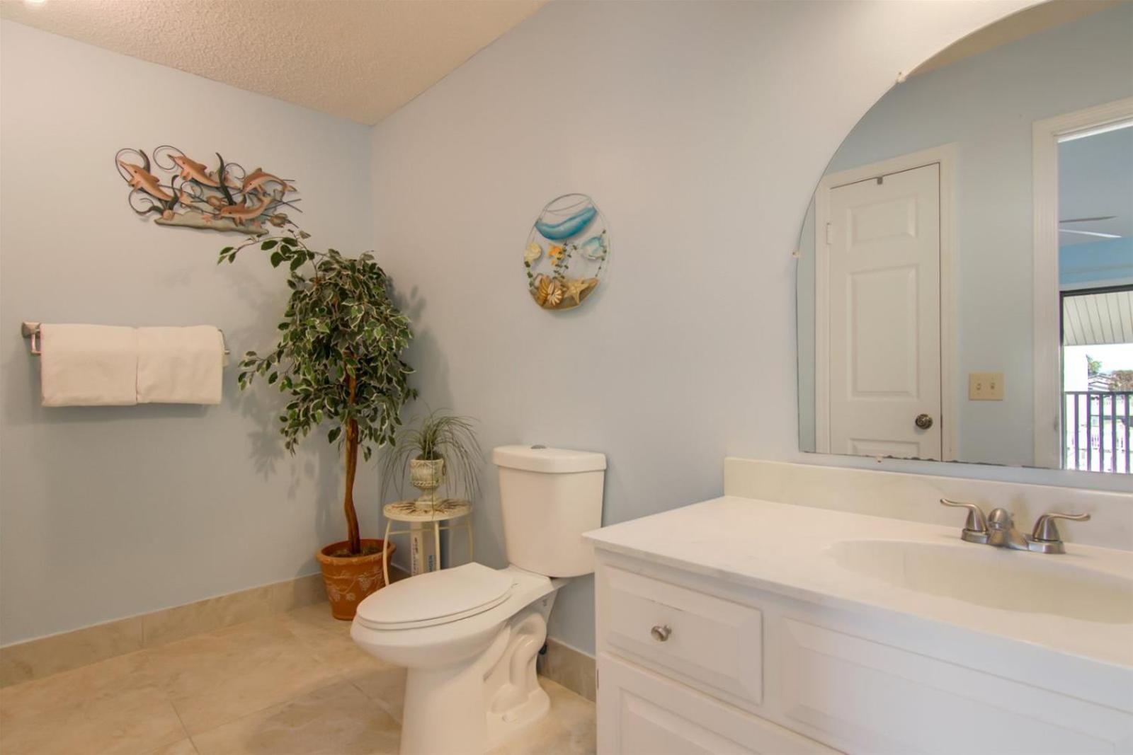 3 A, Three Bedroom Townhome view 5