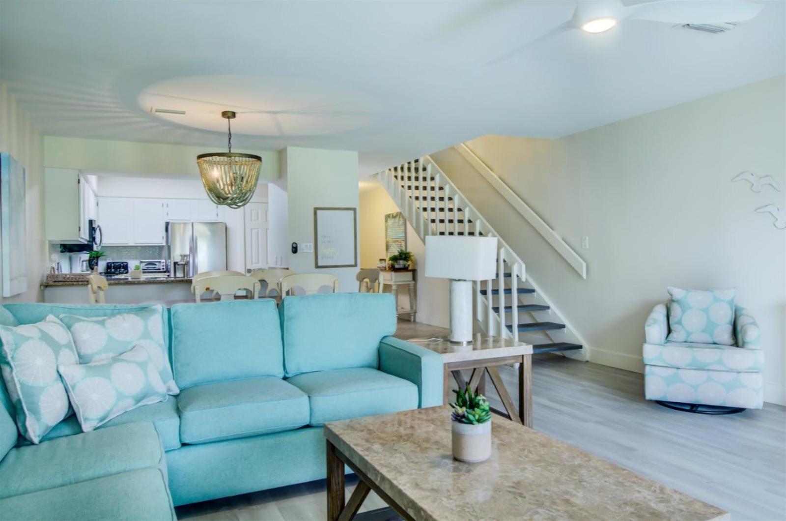 2 C, Three Bedroom Townhome view 3