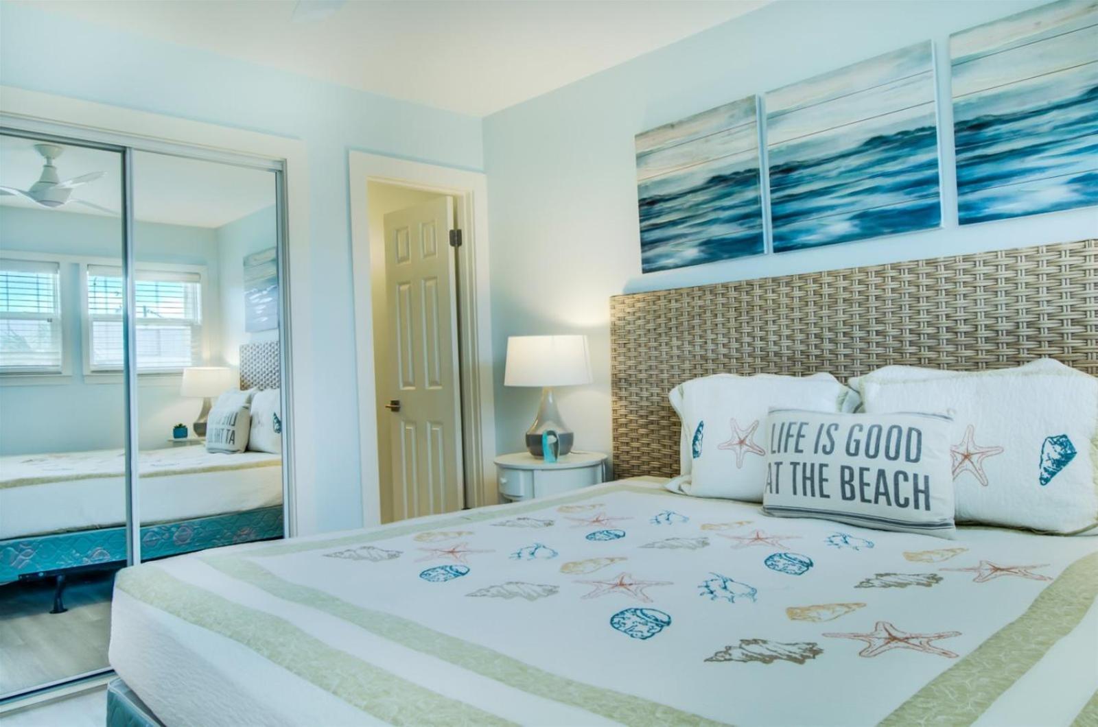 2 C, Three Bedroom Townhome view 5