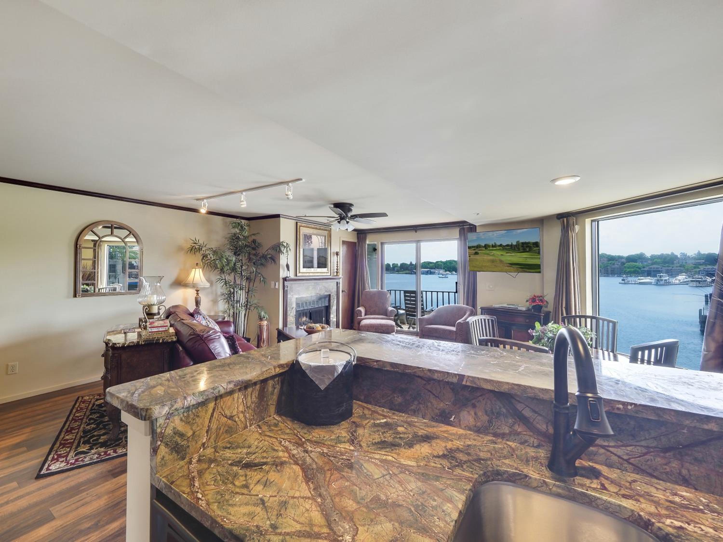 234 Edgewater Inn