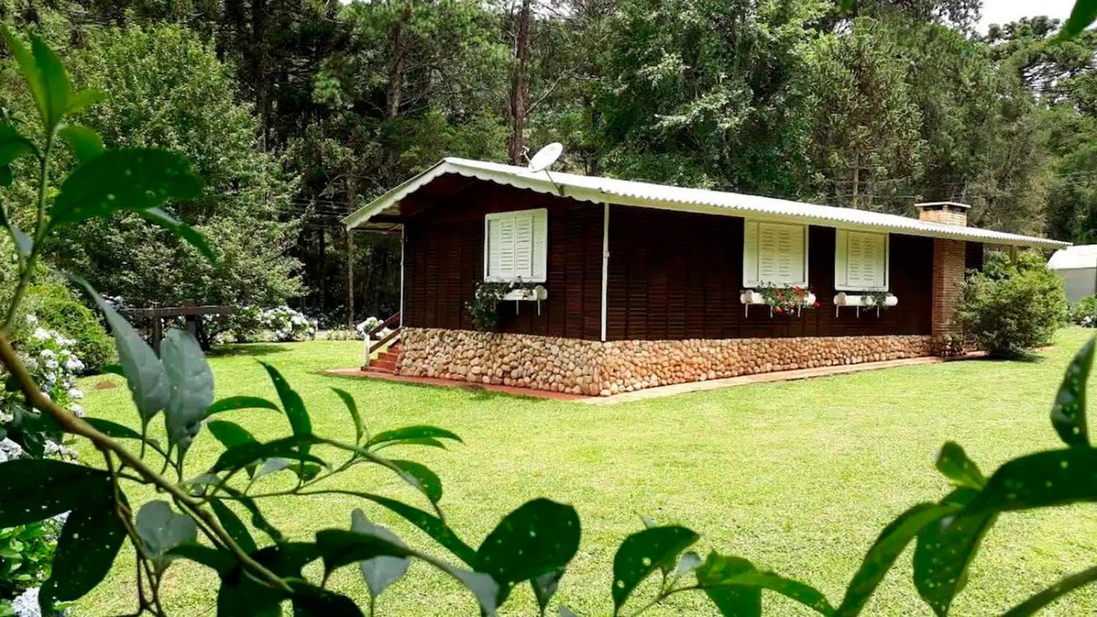 CASA EM CONDOMÍNIO