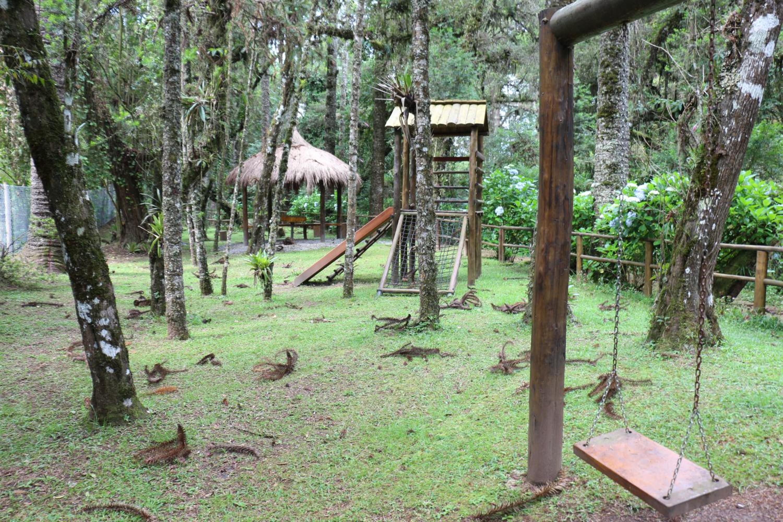 CASA EM CONDOMÍNIO