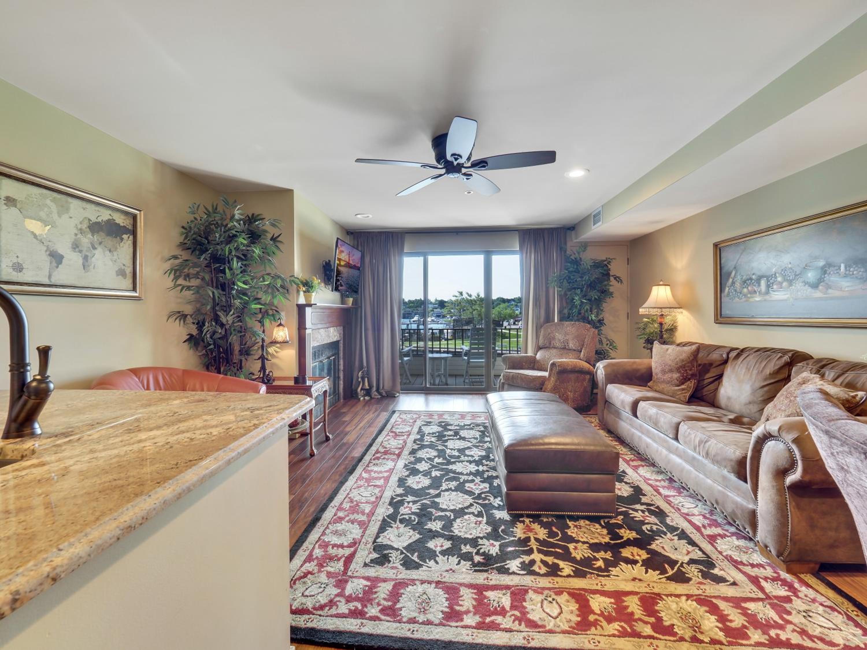 238 Edgewater Inn view 4