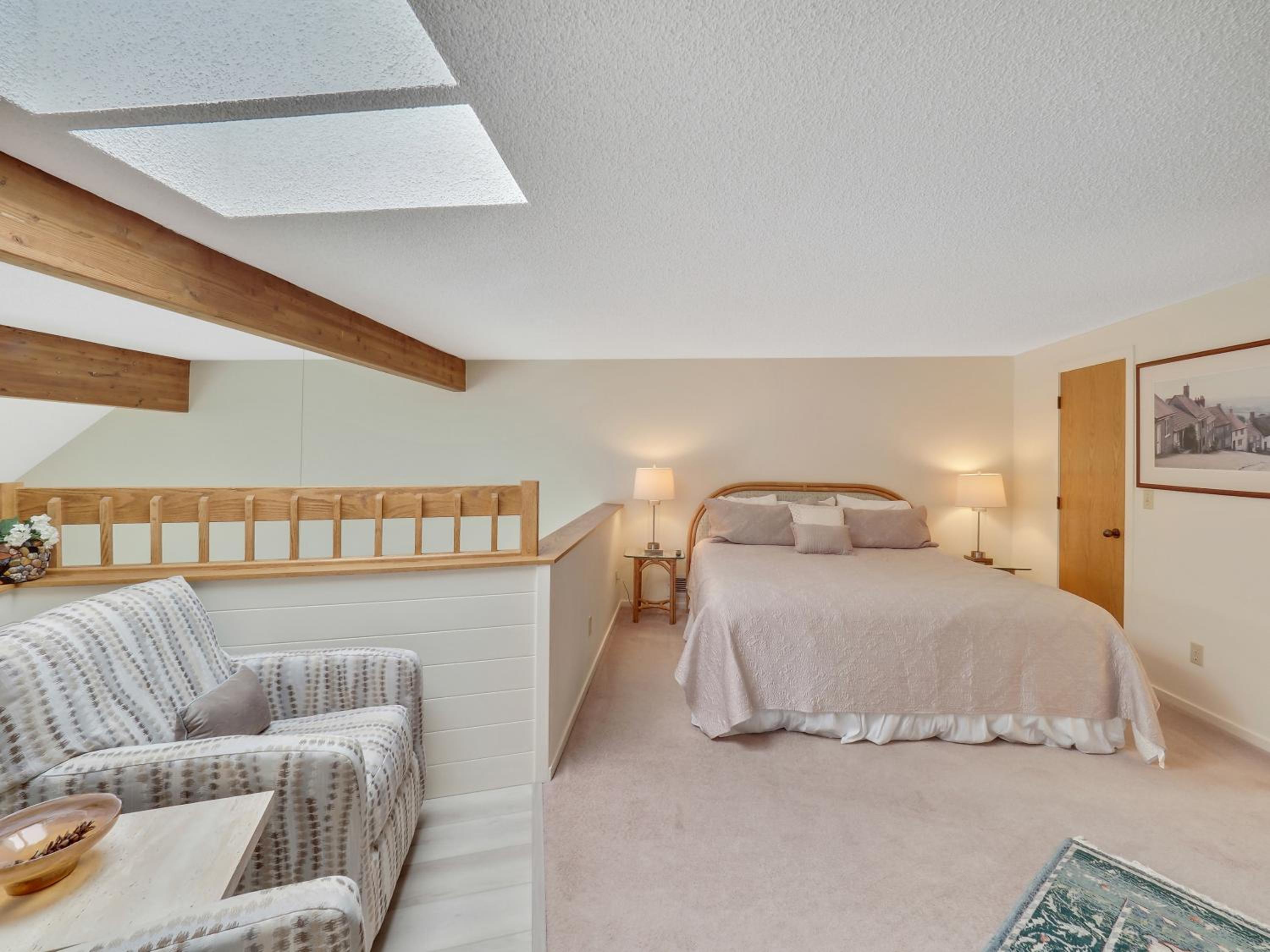 341 Edgewater Inn view 4