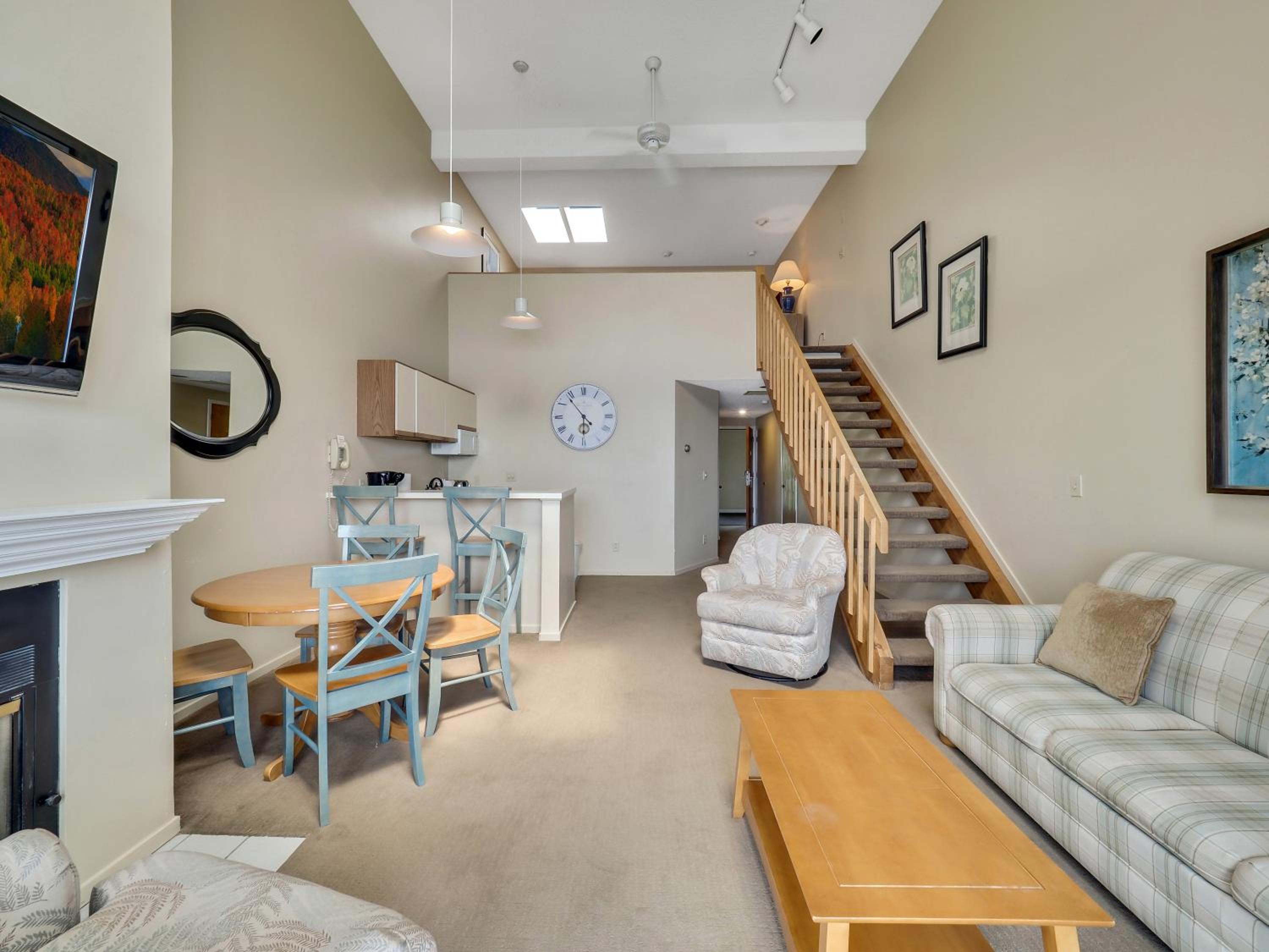 347 Edgewater Inn