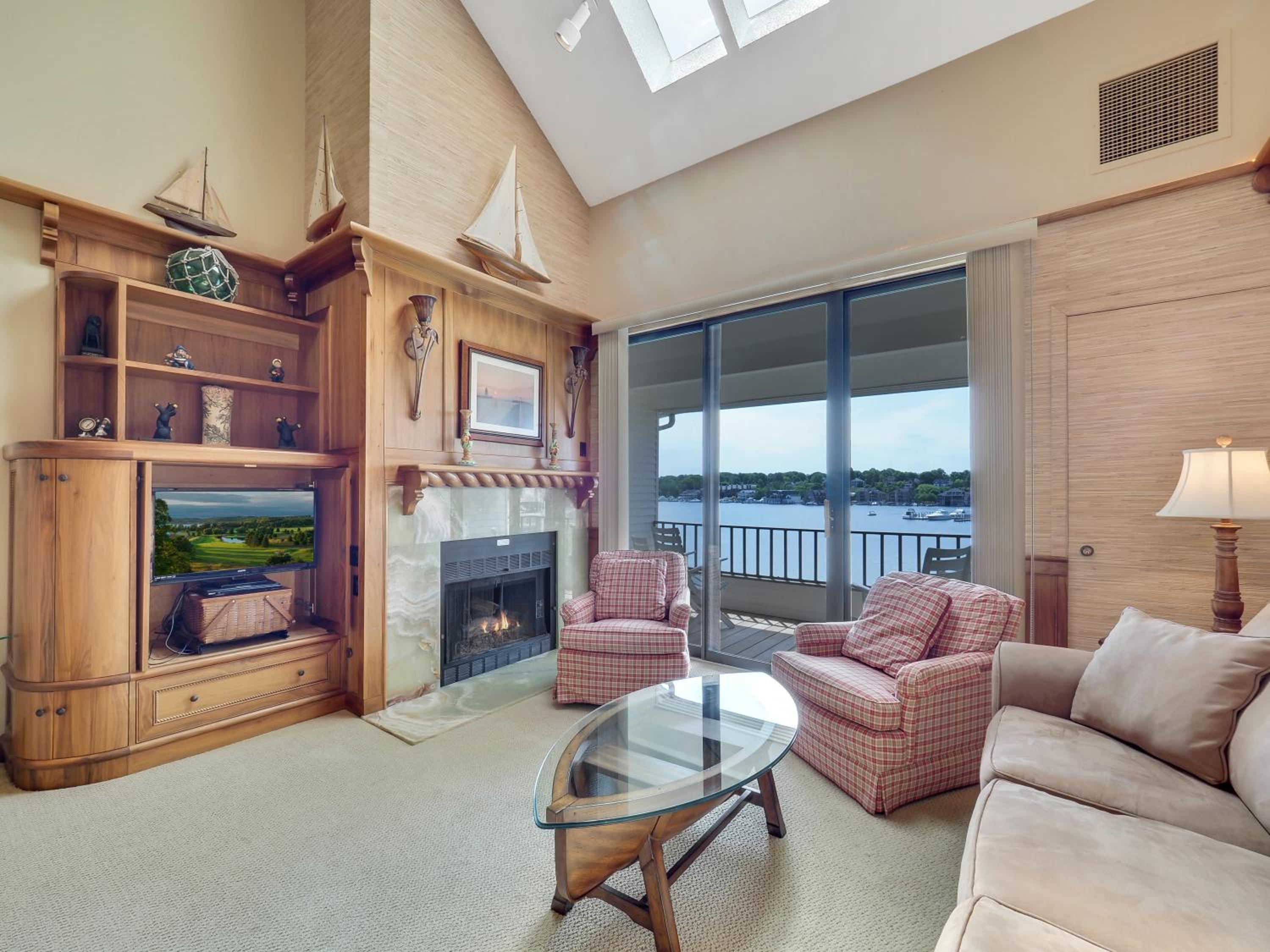 355 Edgewater Inn view 3