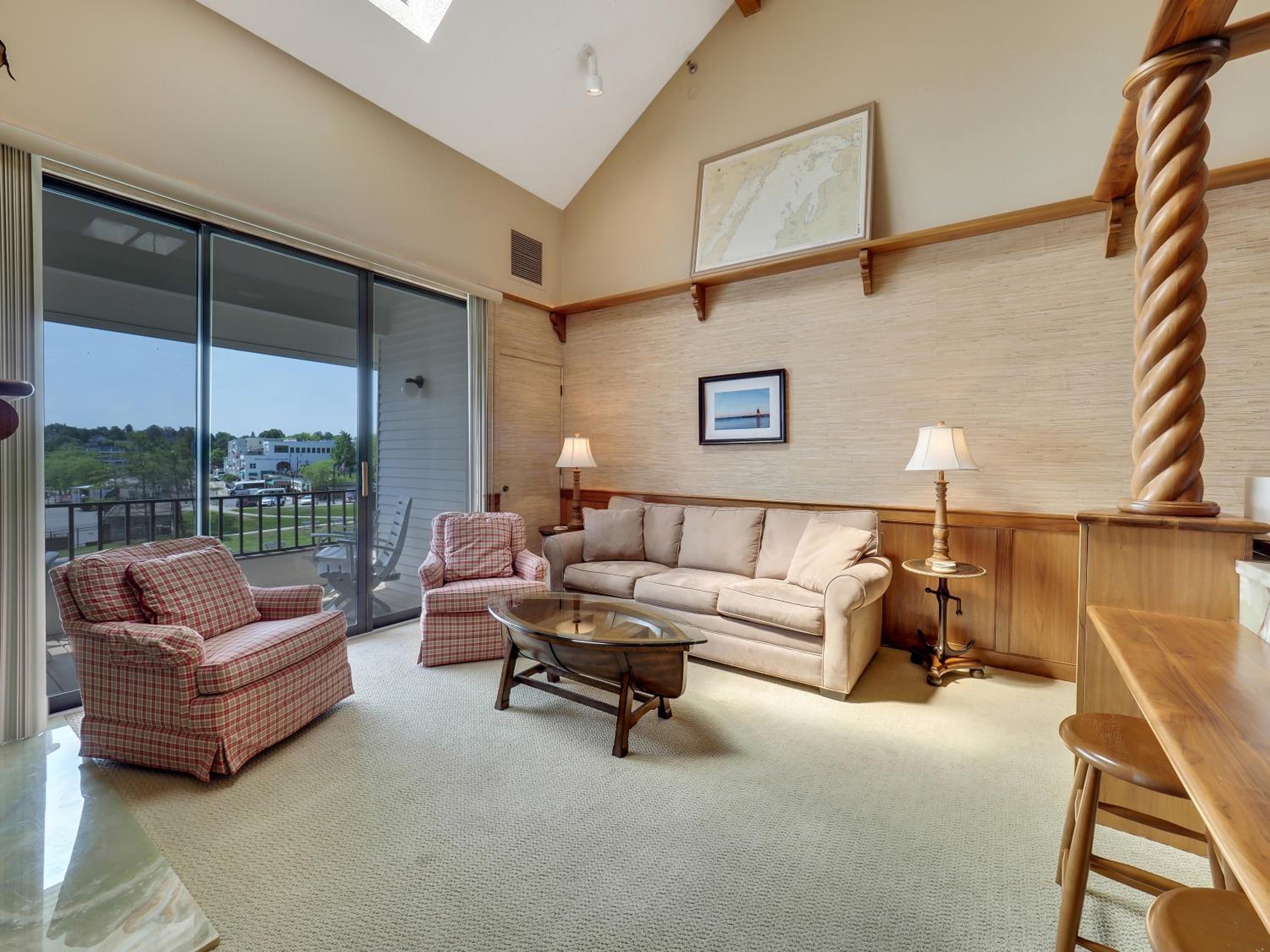 355 Edgewater Inn view 5