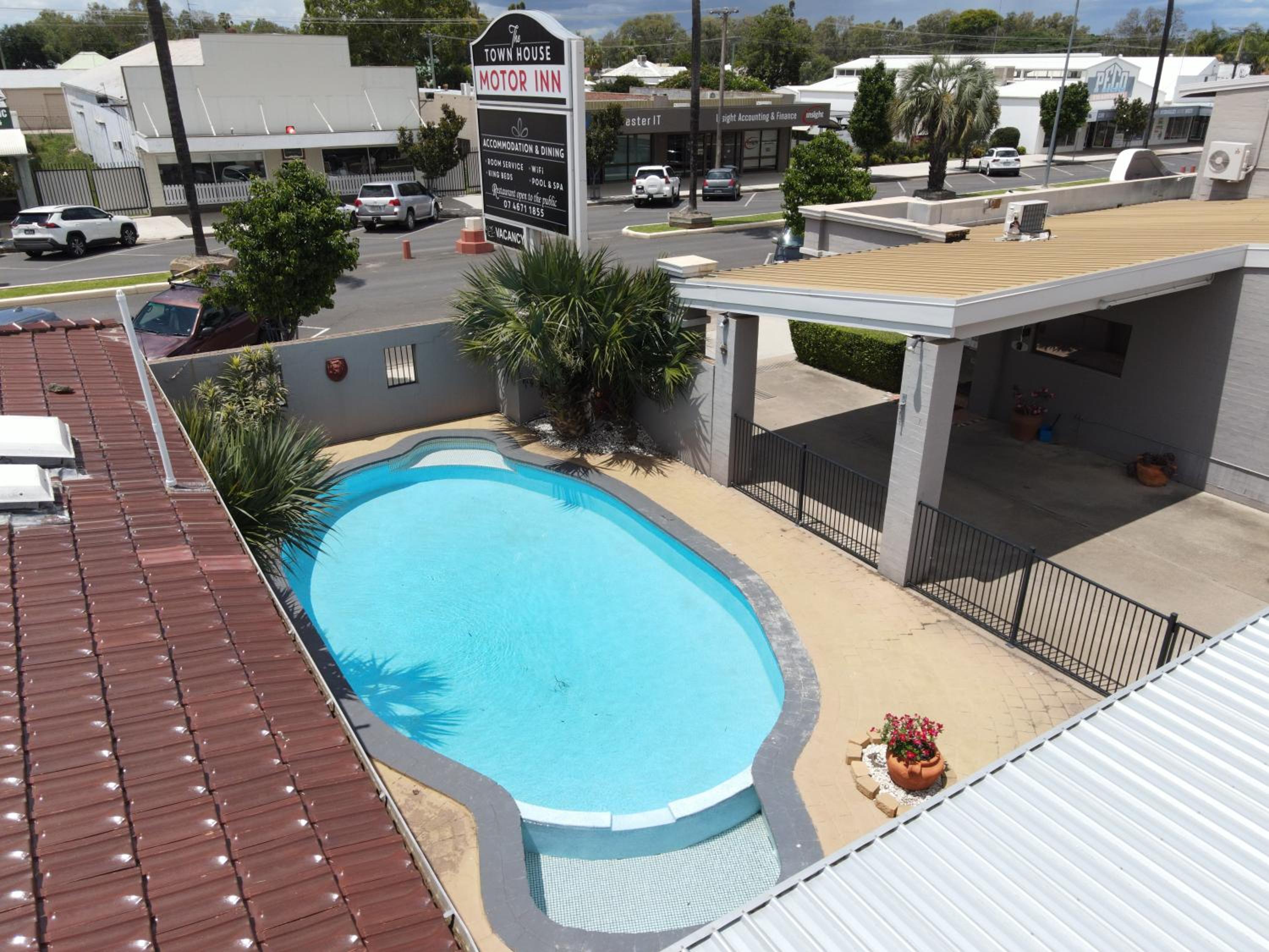 The Town House Motor Inn