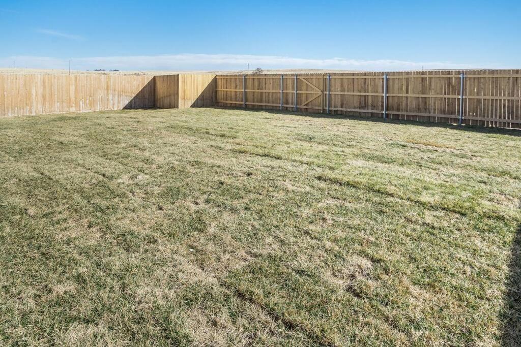 Beautifully Decorated New Home, King Bed, Washer/Dryer & Fully Stocked Kitchen view 3