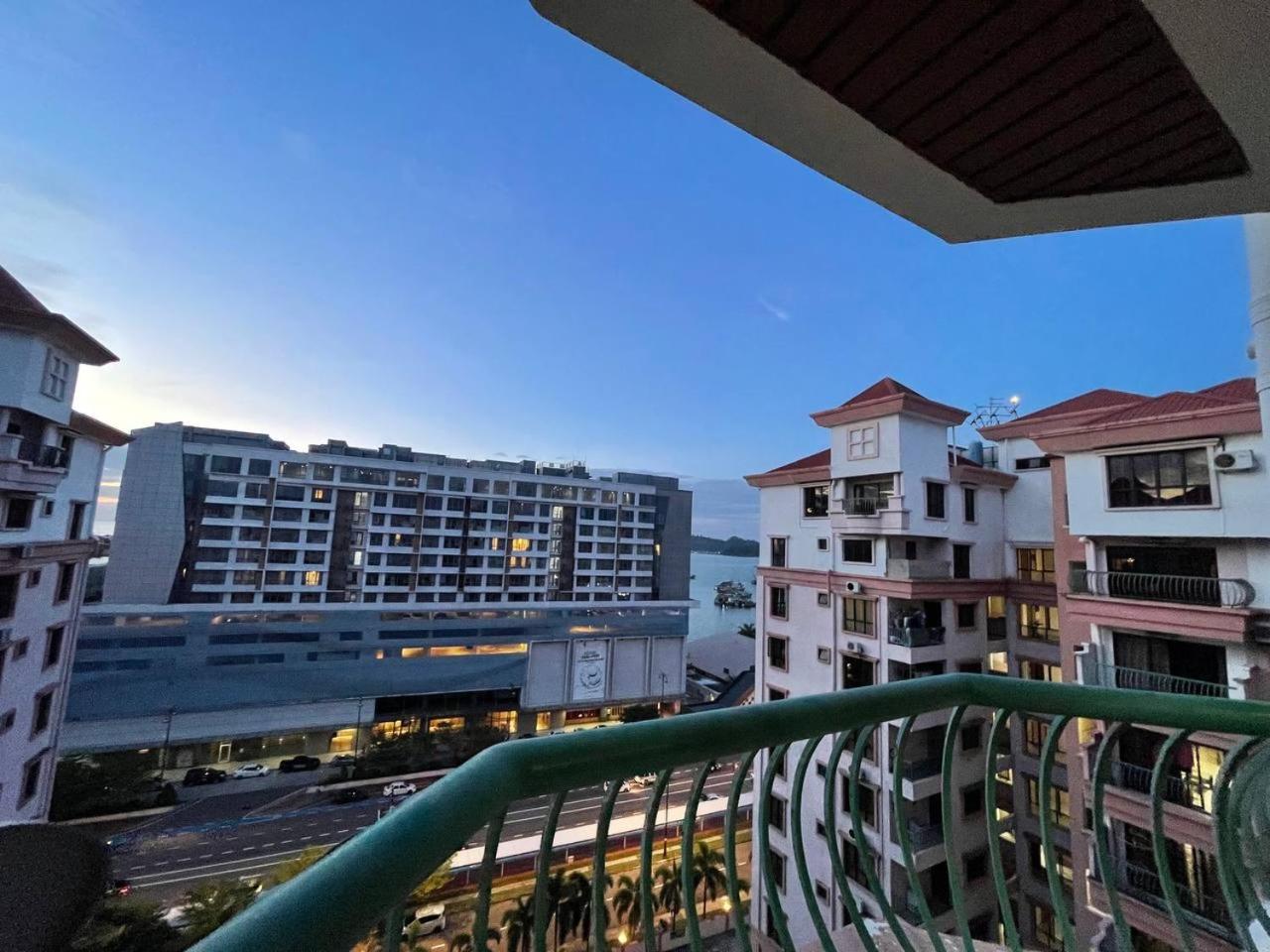 THE PENTHOUSE - MARINA COURT CONDO FAMILY 4 Bedrooms photo 3