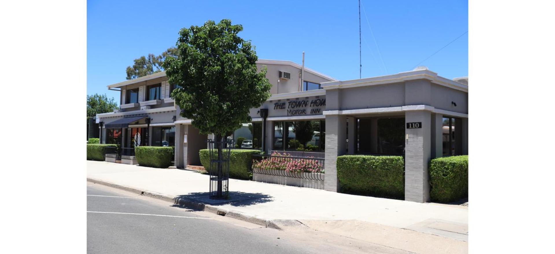 The Town House Motor Inn