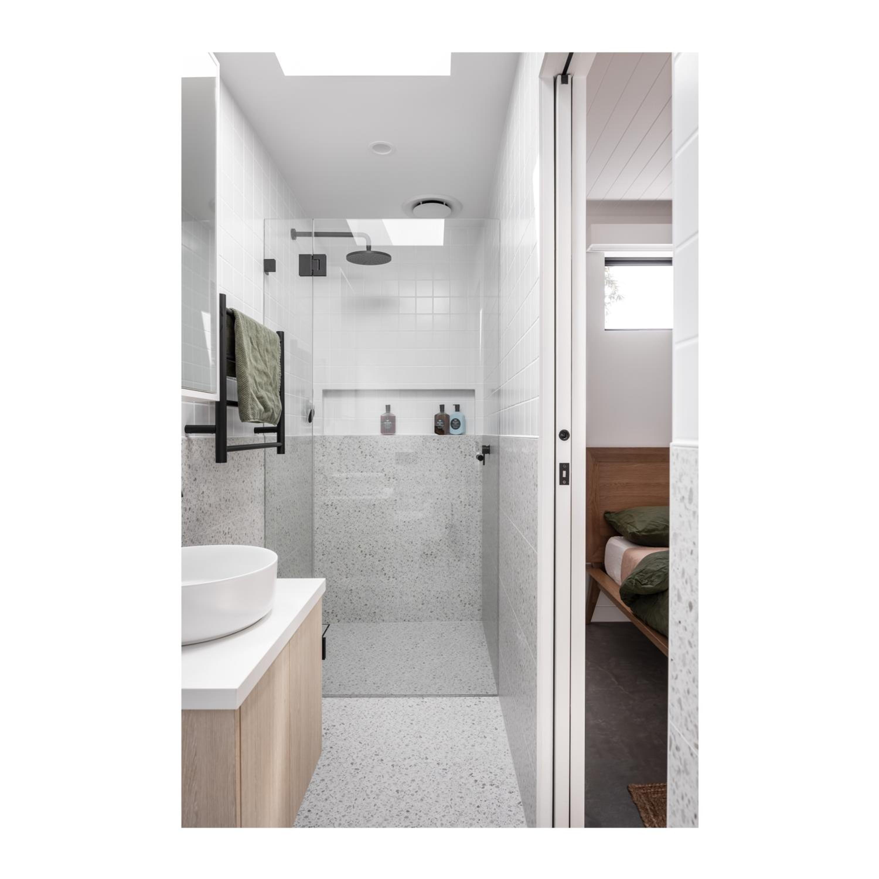 Modern Studio with Outdoor Bath and Cabin Sauna view 4