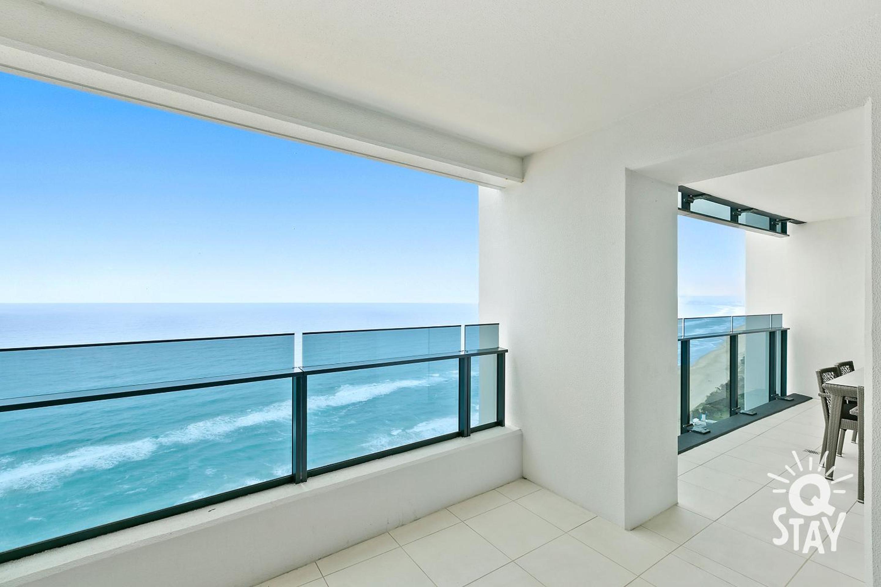 Soul Surfers Paradise MID WEEK MADNESS DEAL - Q Stay