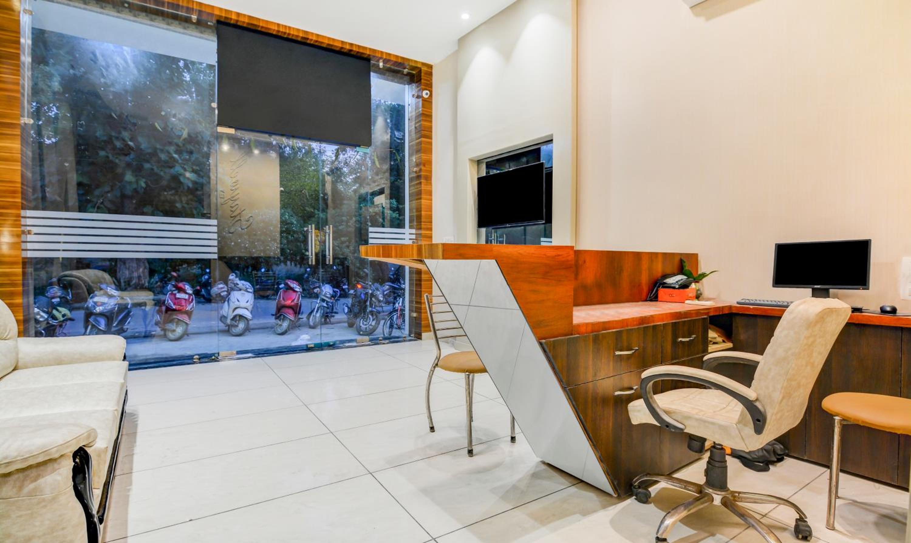 Itsy Hotels K K Residency Staywell