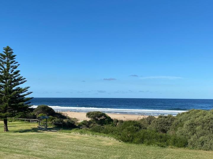 Escape to Jones Beach Kiama - Beachfront unit with direct beach access & views