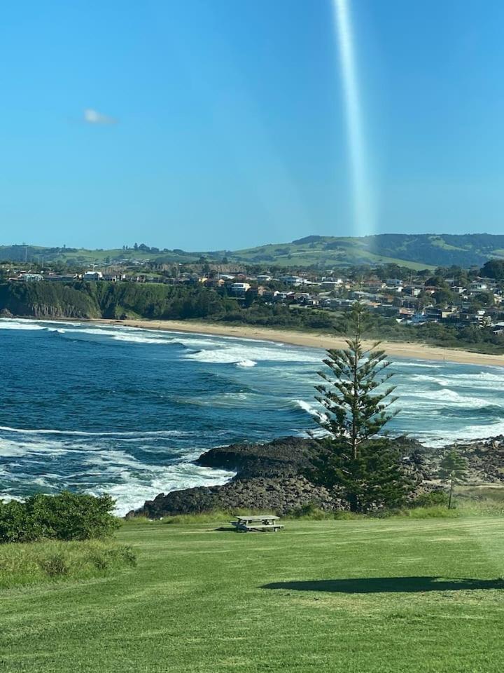 Escape to Jones Beach Kiama - Beachfront unit with direct beach access & views