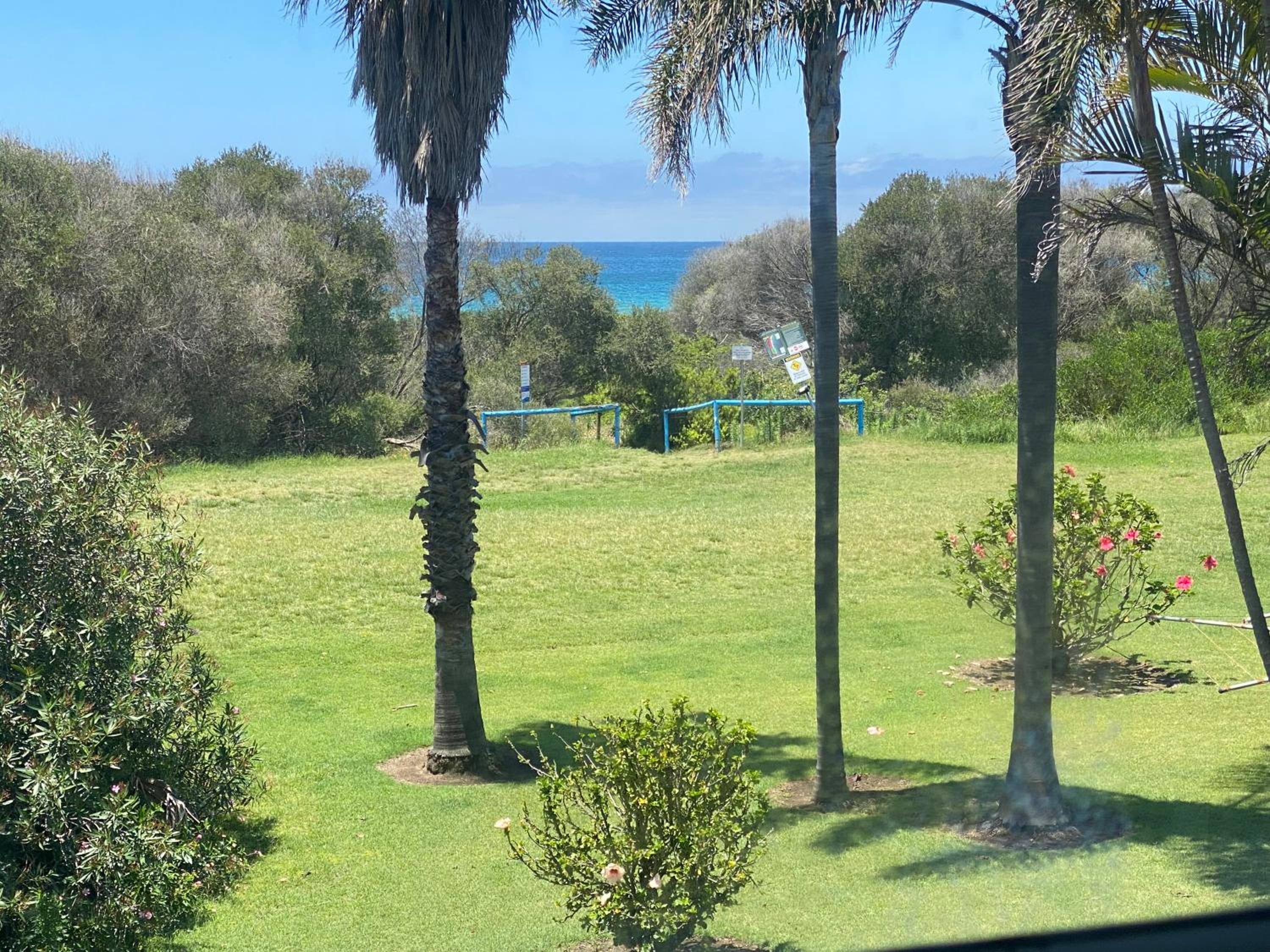 Escape to Jones Beach Kiama - Beachfront unit with direct beach access & views