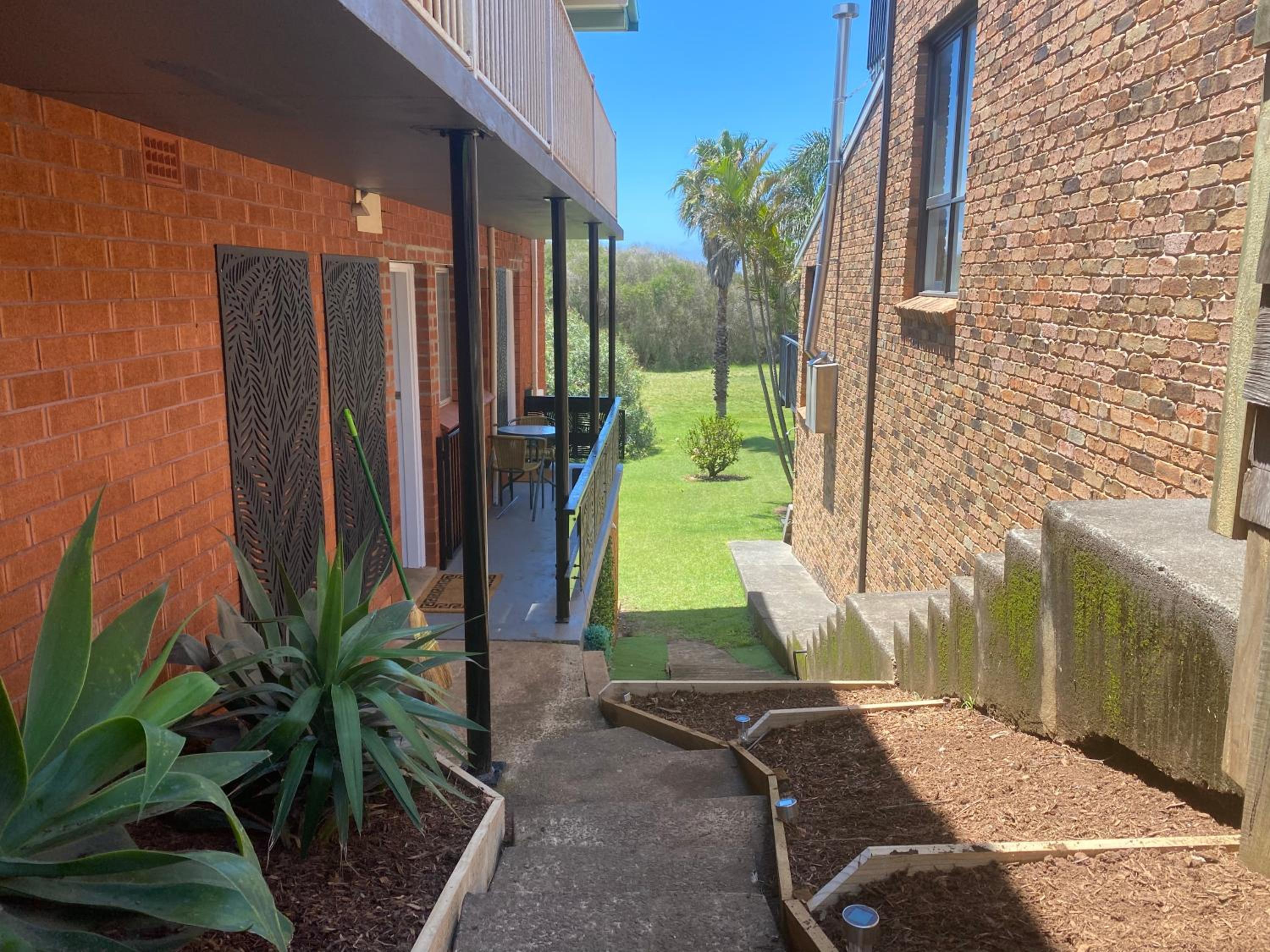 Escape to Jones Beach Kiama - Beachfront unit with direct beach access & views