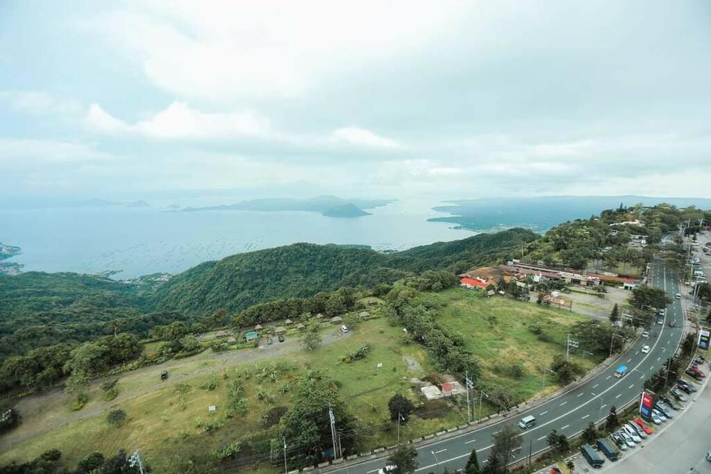A2J Executive Studio Suite near Skyranch & Malls Tagaytay view 5