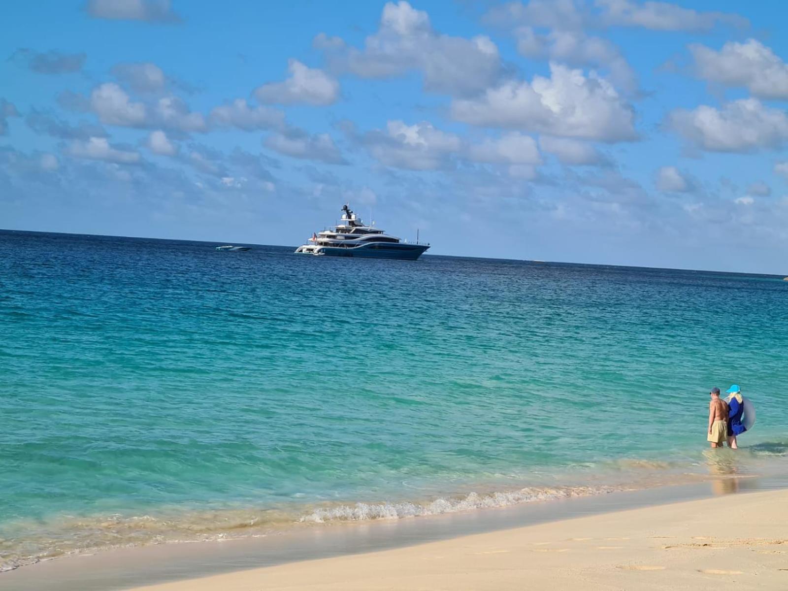 Coralito Bay Suites & Villas