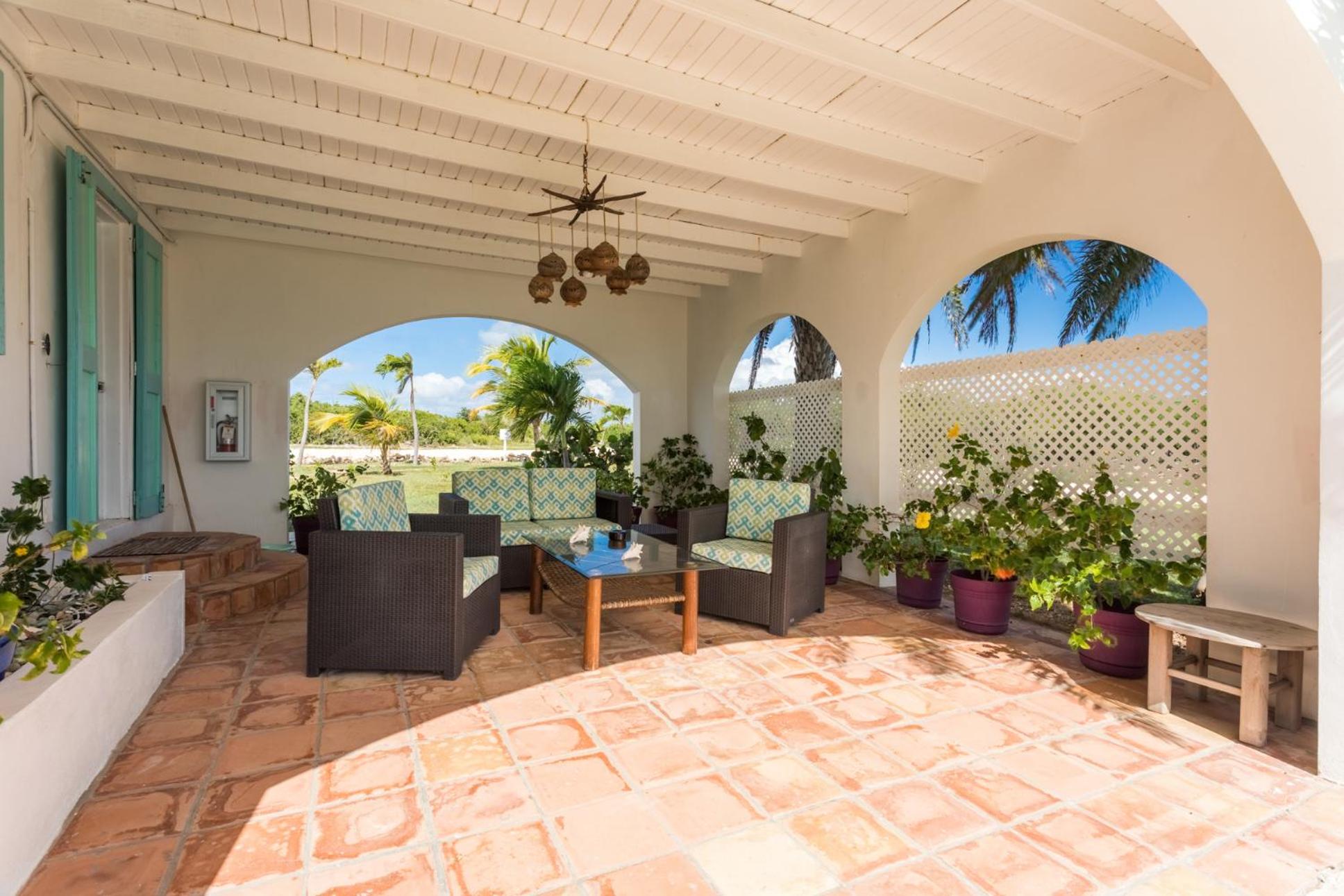 Coralito Bay Suites & Villas