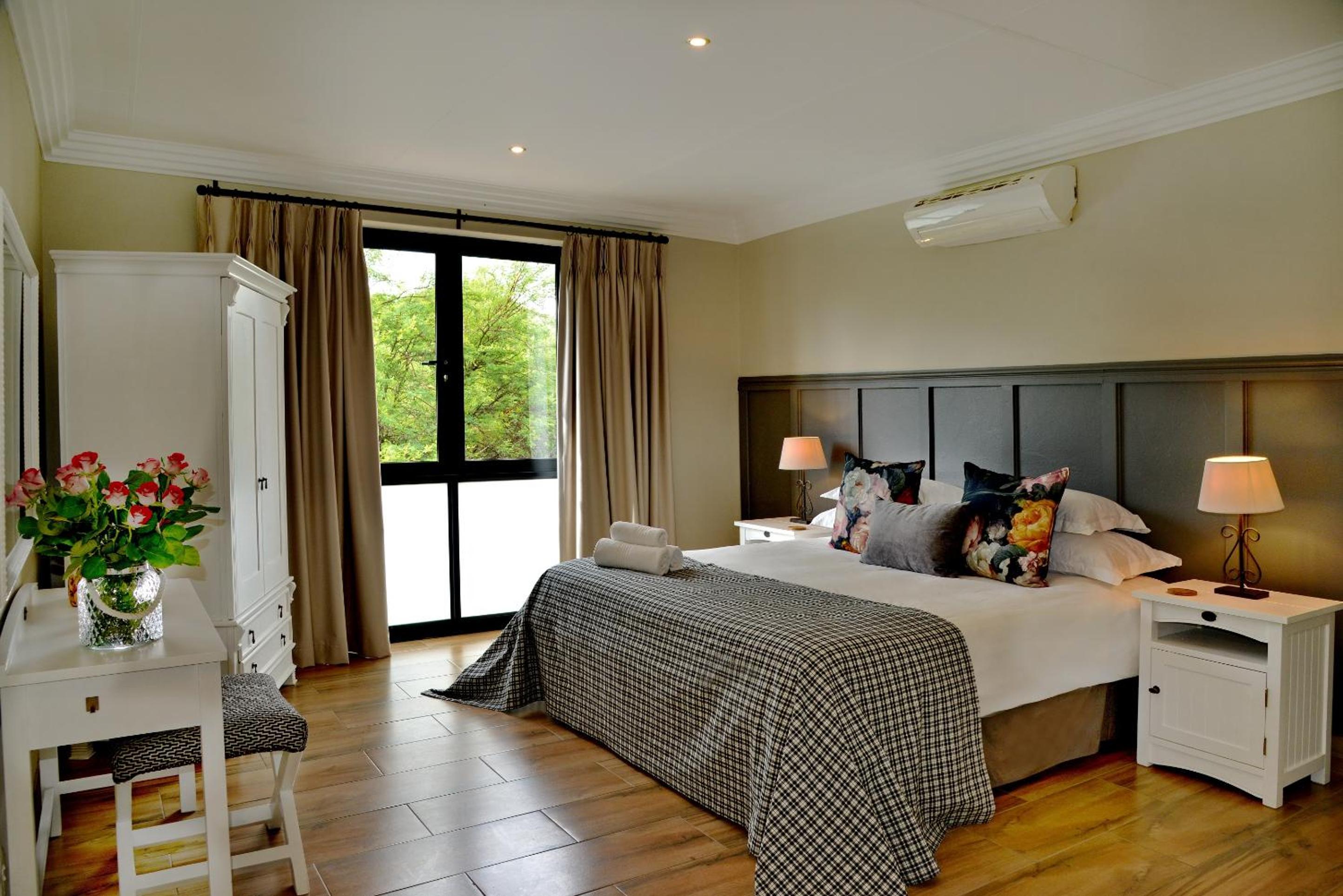 Thanda Manzi Country Hotel