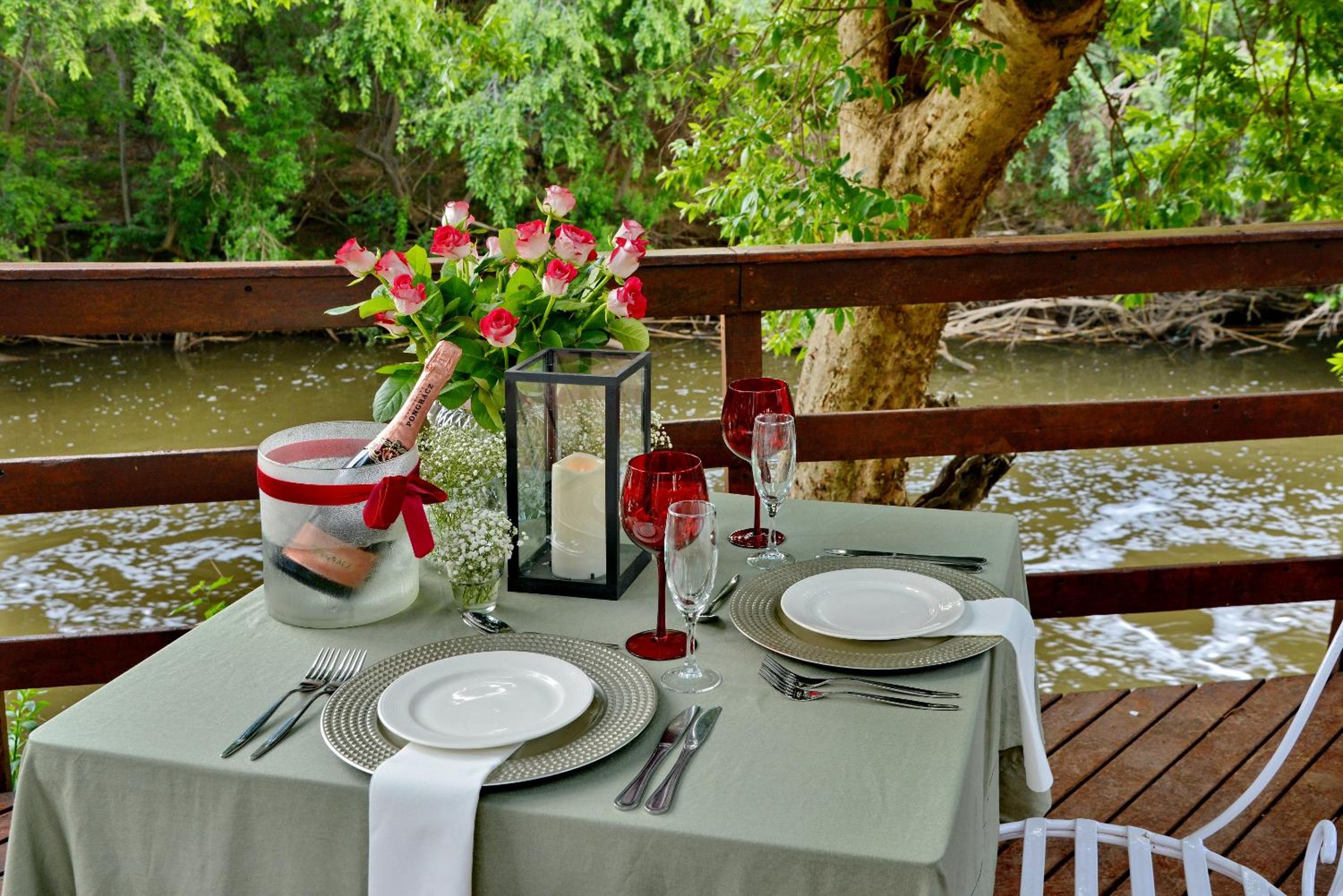 Thanda Manzi Country Hotel