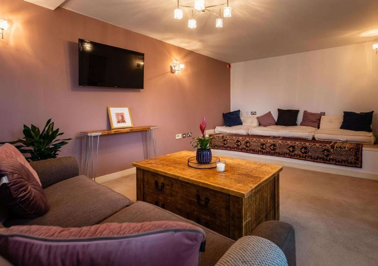Lux Duplex Apartment 19th Century Chapel Wakefield Centre view 2