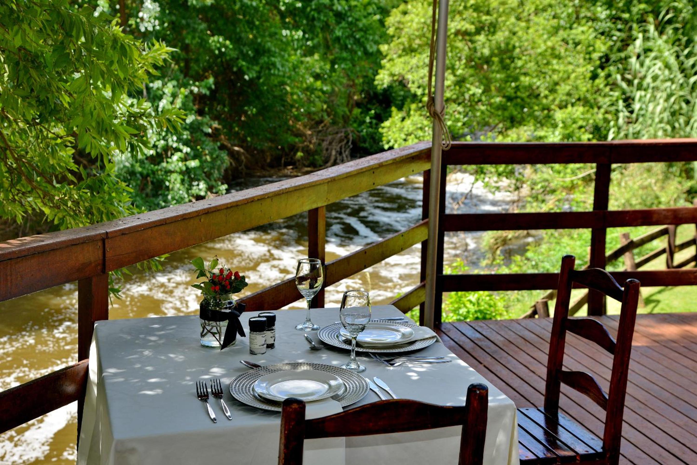 Thanda Manzi Country Hotel