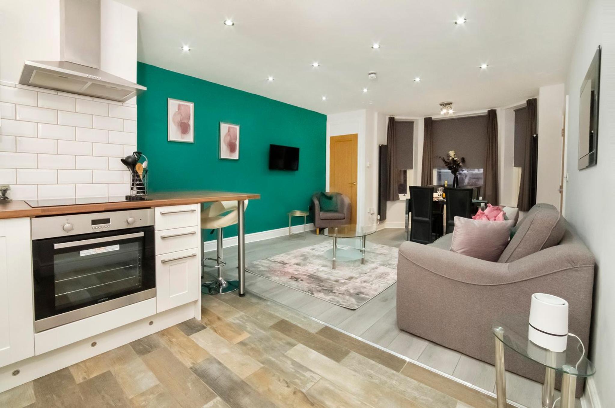 Apartment 1 The Keyes- Stylish & Spacious Apartment With Free Parking photo 2
