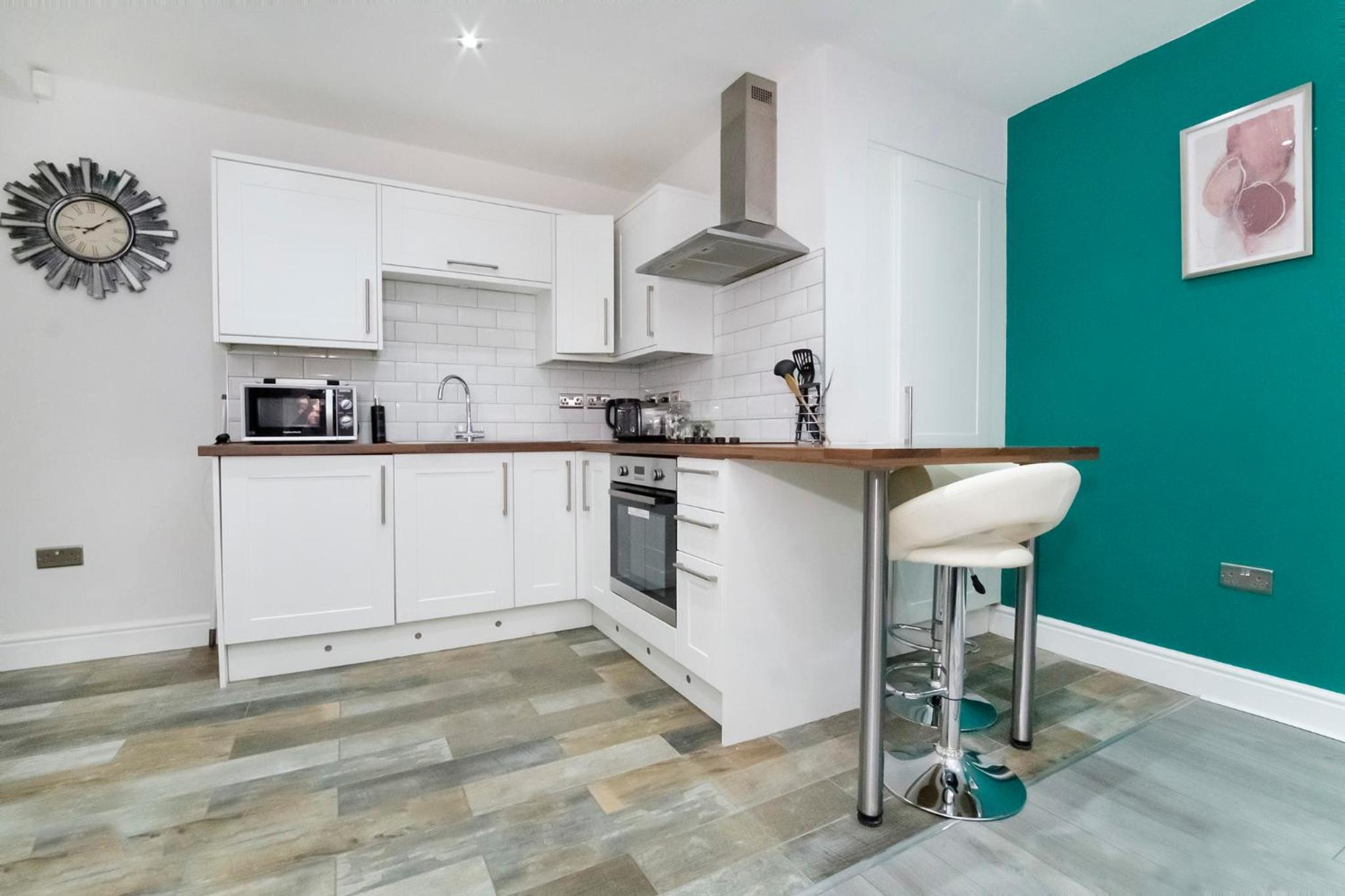 Apartment 1 The Keyes- Stylish & Spacious Apartment With Free Parking photo 3