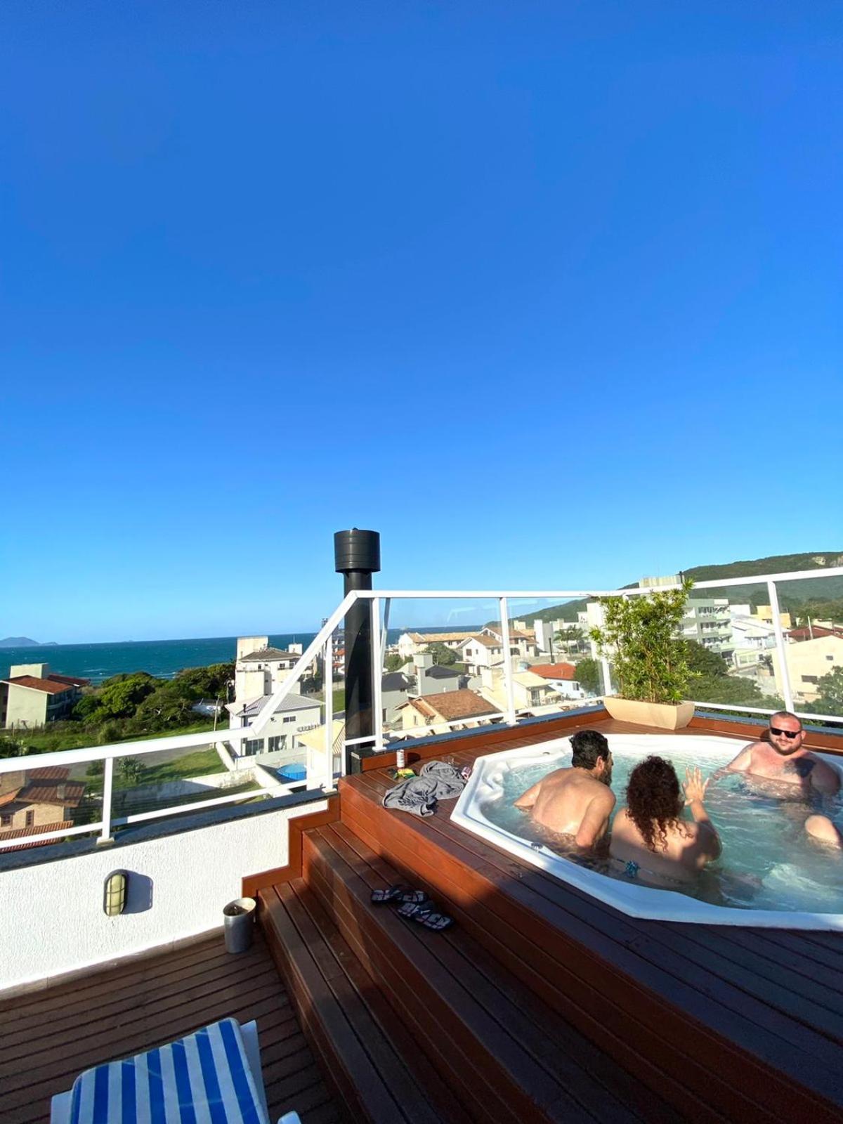 Seu refúgio paradisíaco a apenas 330 metros do mar TUB